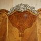 Armoire triple en placage de noyer Waring & Gillow