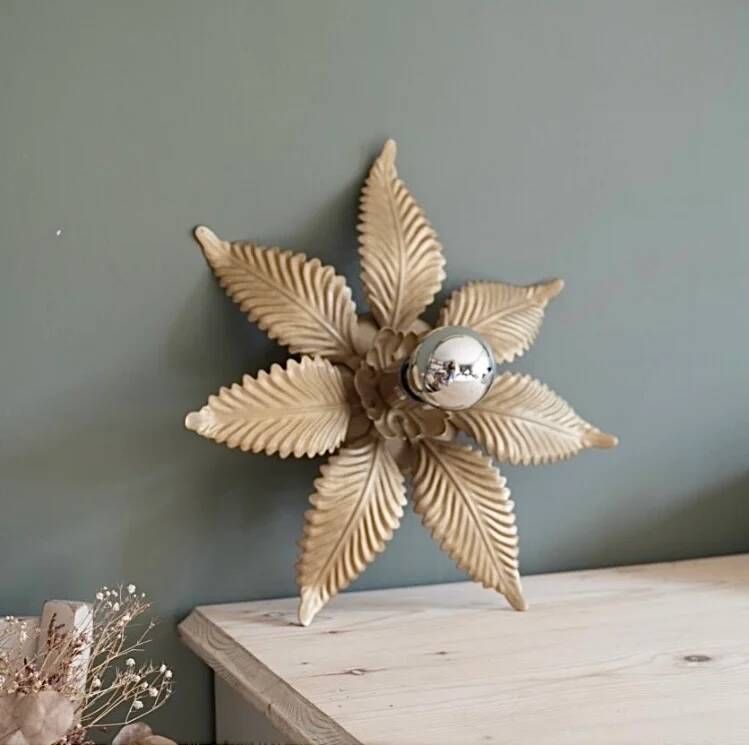 Wall light or ceiling light flower in gold metal