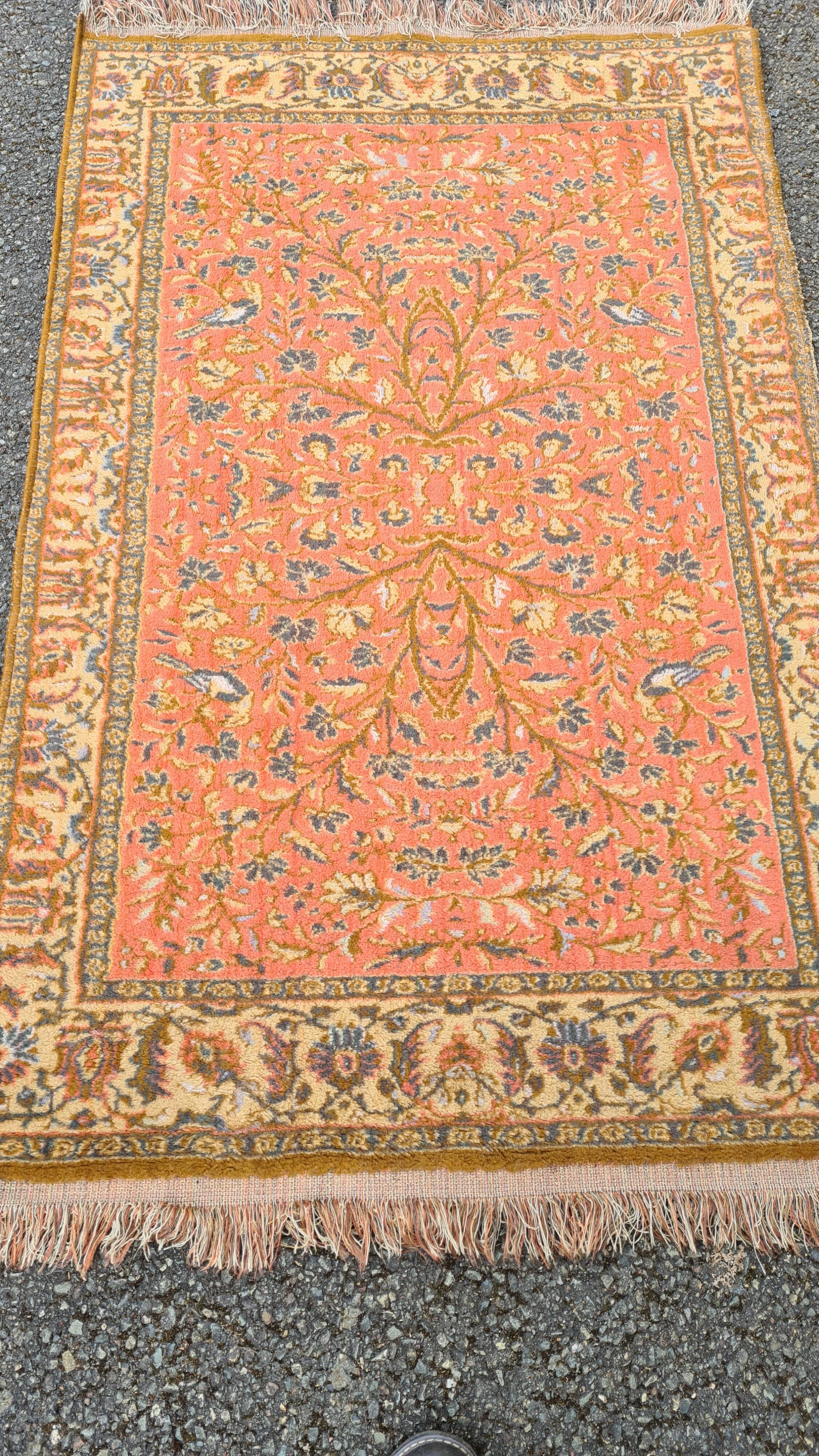 Old carpet 117x96cm