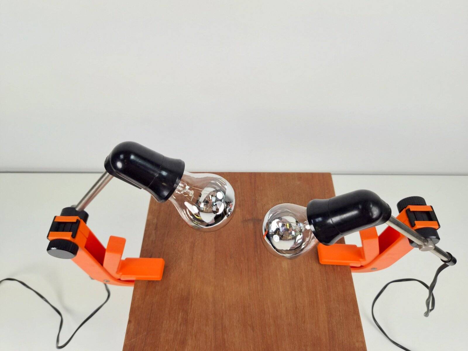 Lampes à pince Revue type 2323, orange, 1970, lot de 2