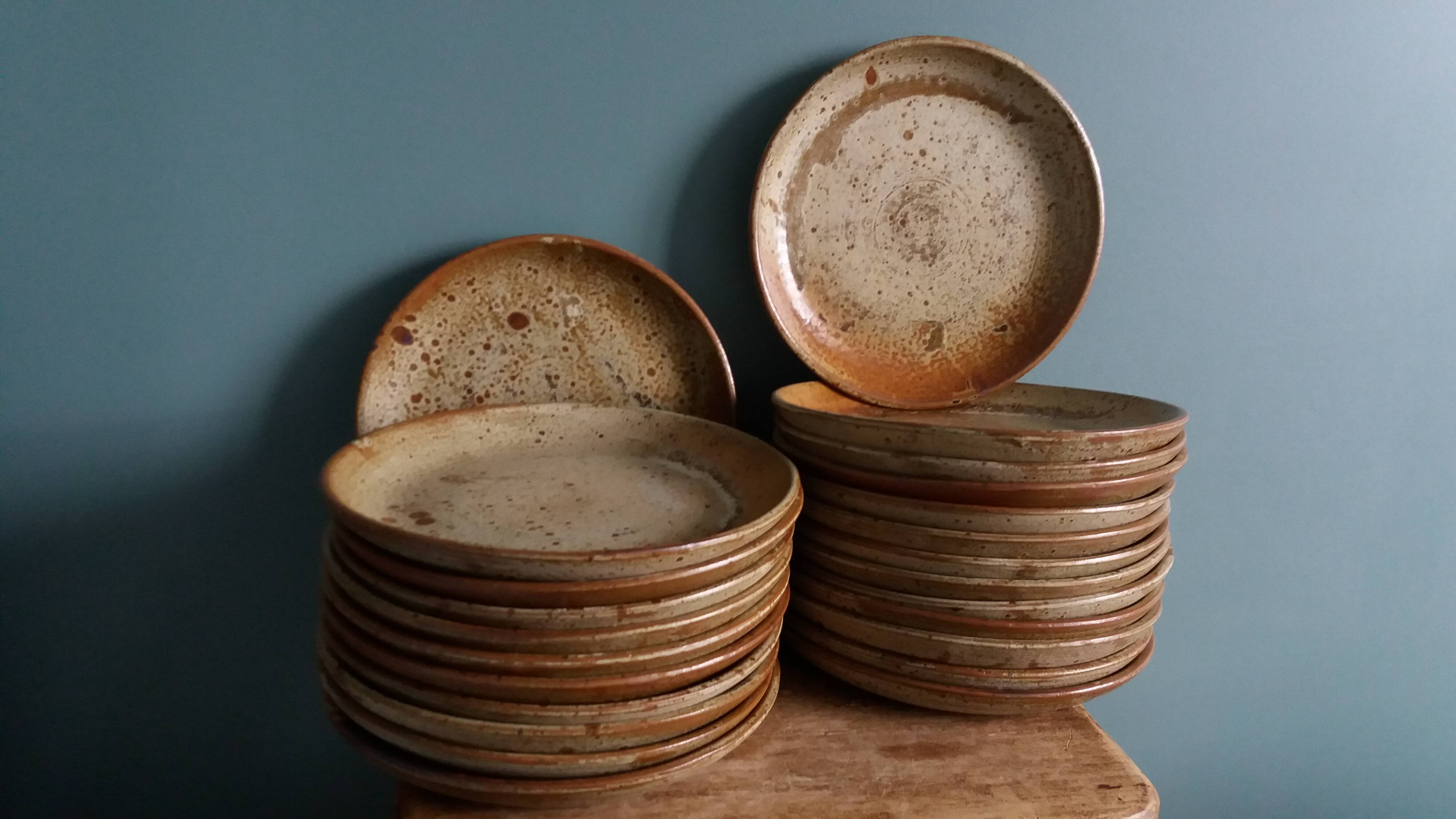 Stoneware plates from Puisaye by Jean-Pierre Prud’homme