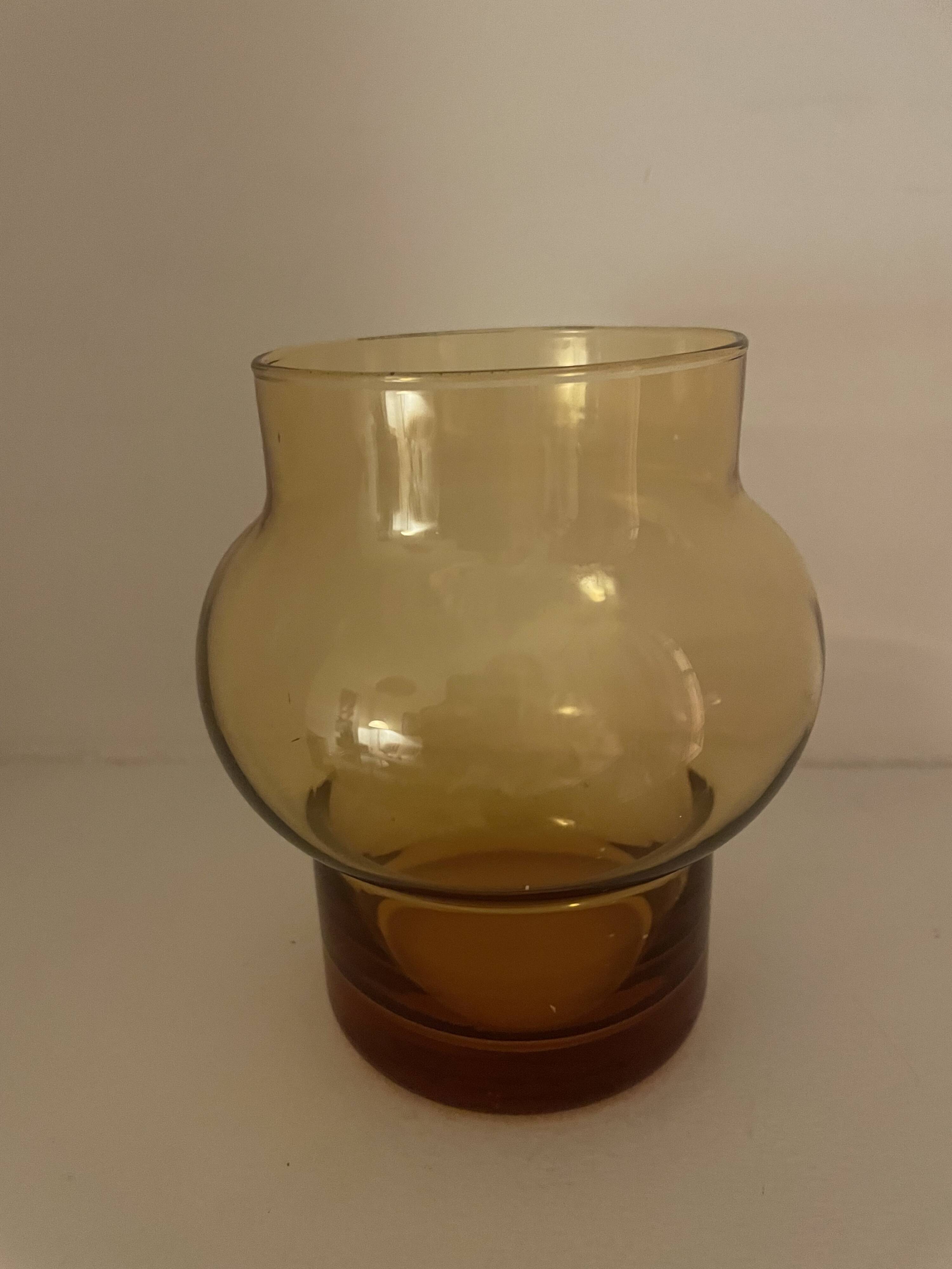 Set of 18 decorative items