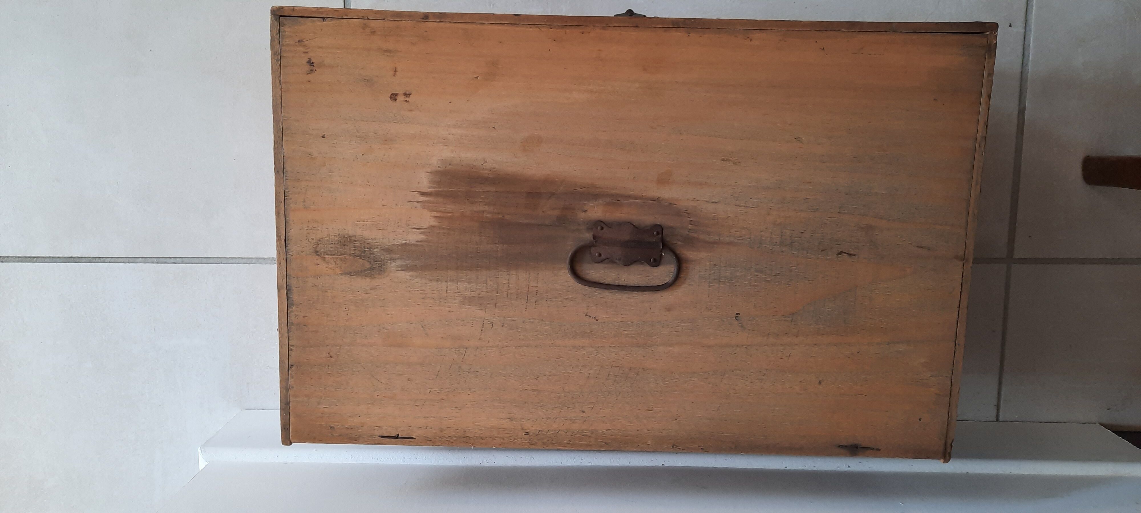 Boite ancienne en bois