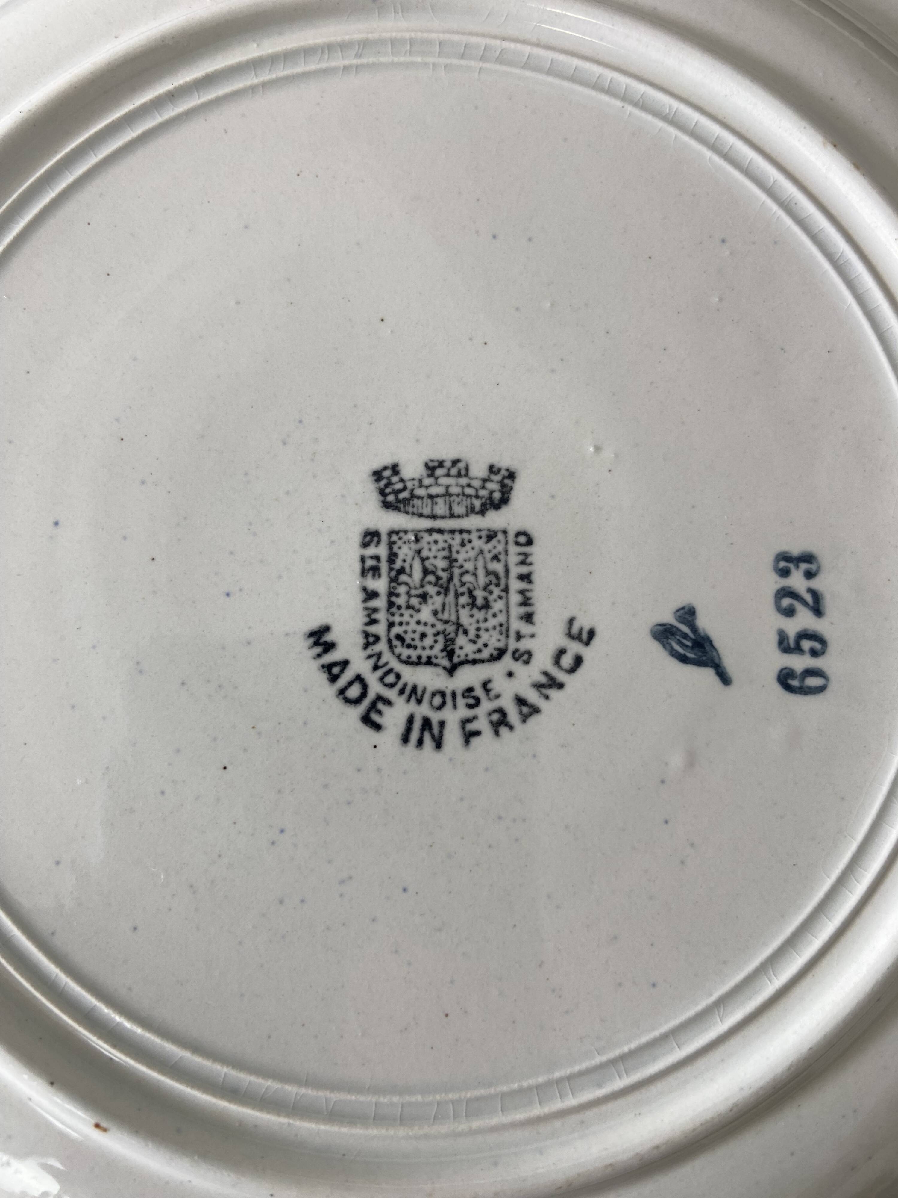 Set of 6 plates and 1 dish St Amand.