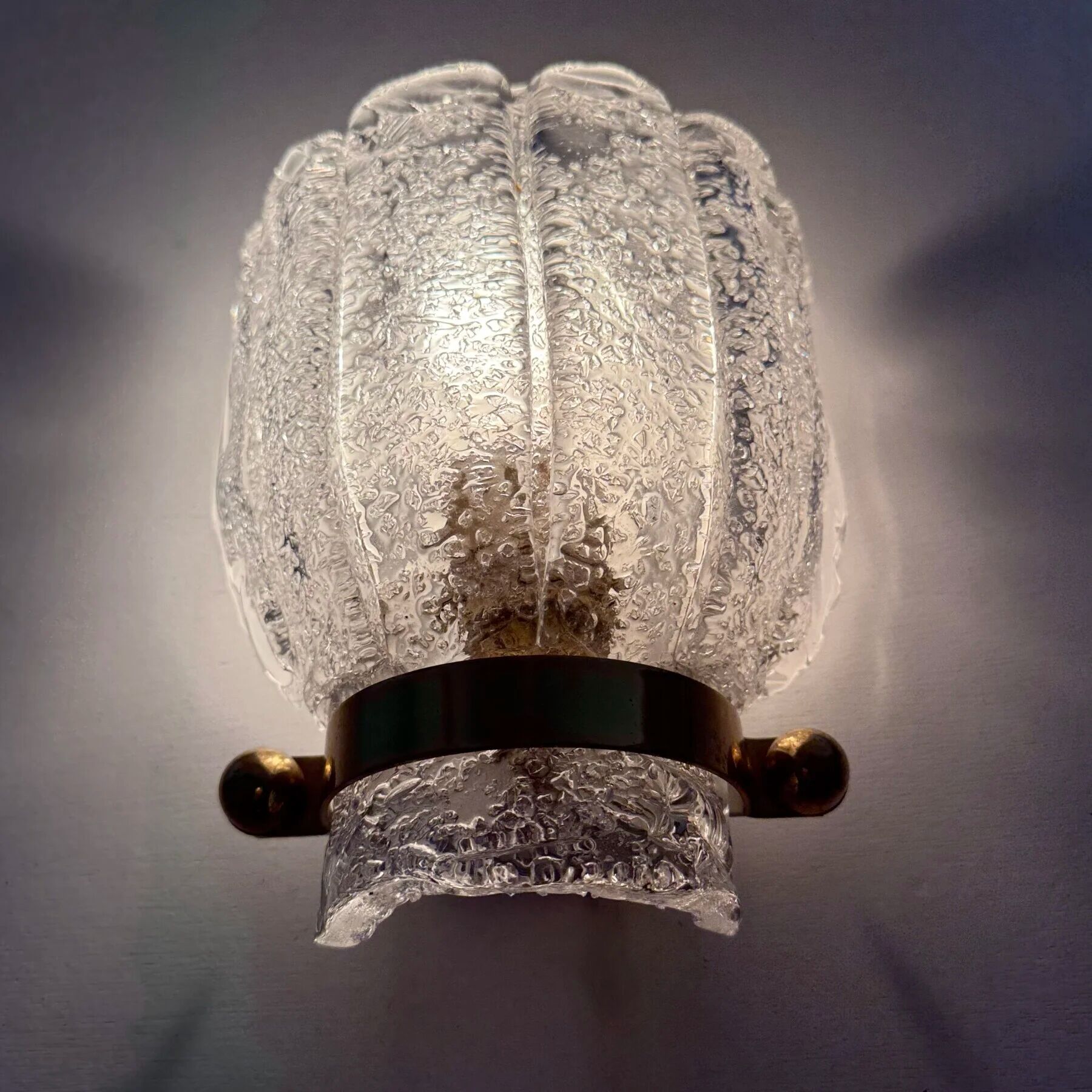 Vintage Hillebrand wall lamp ice glass with brass, 1970s Germany