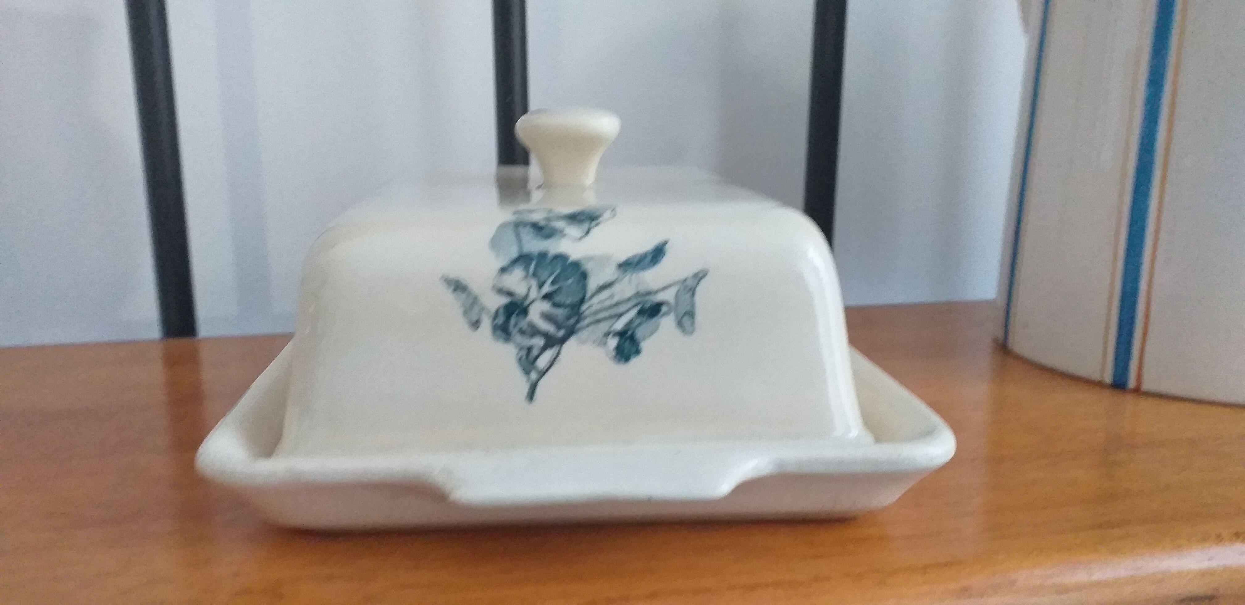 Porcelain butter maker Villeroy and Boch