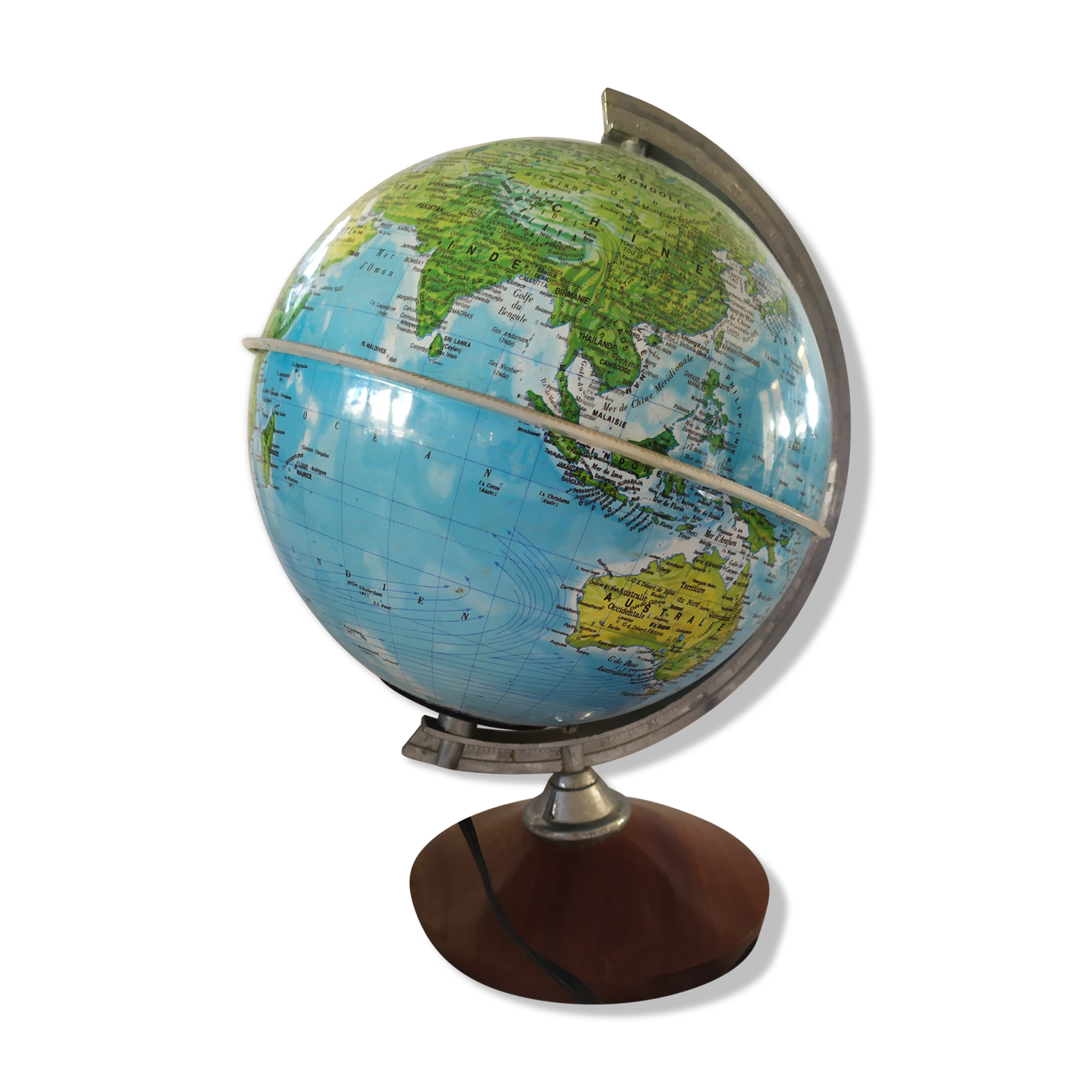 Luminous terrestrial globe