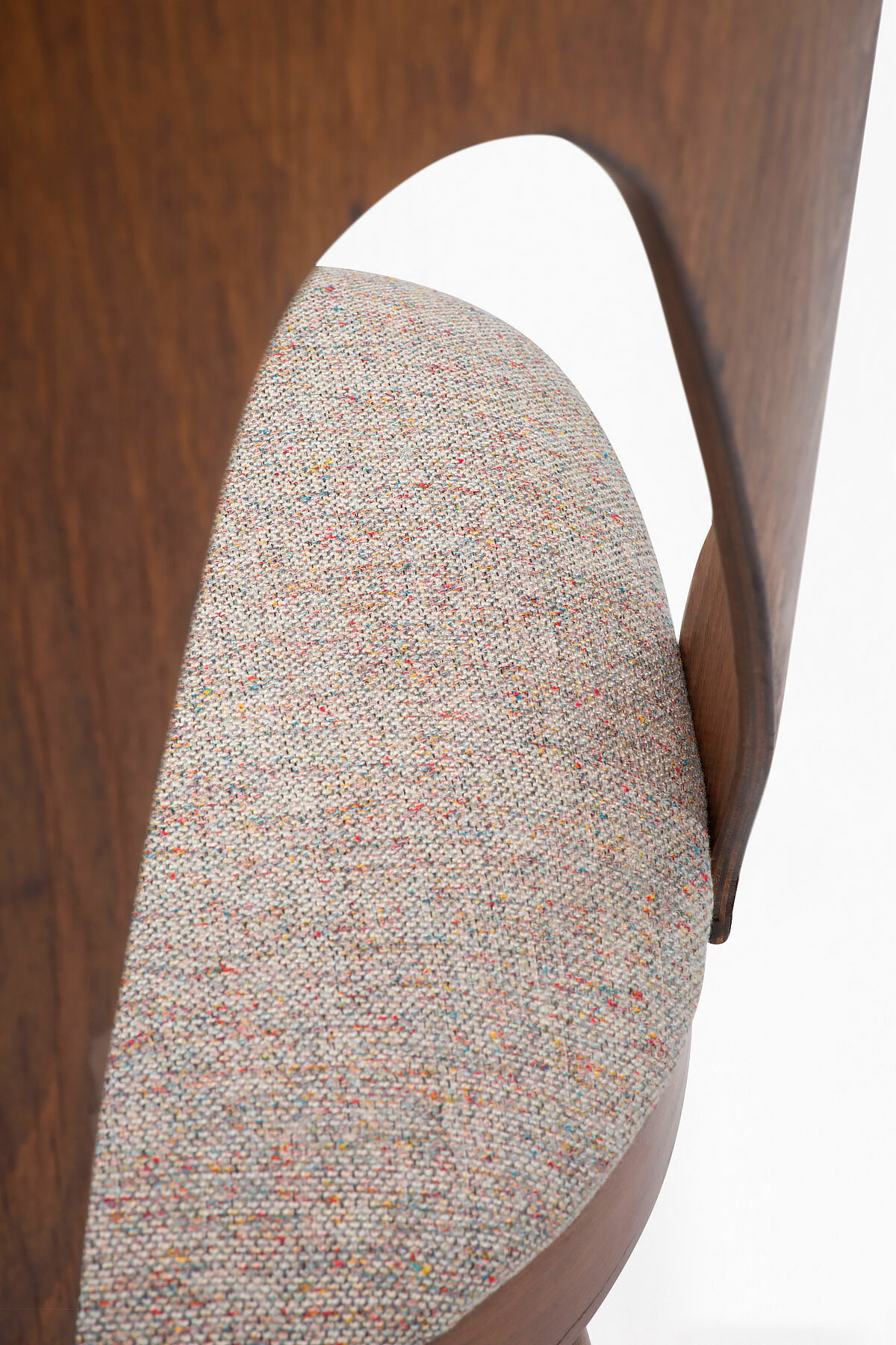 Set of 4 A-1411 FAMEG chairs from the 1950s.