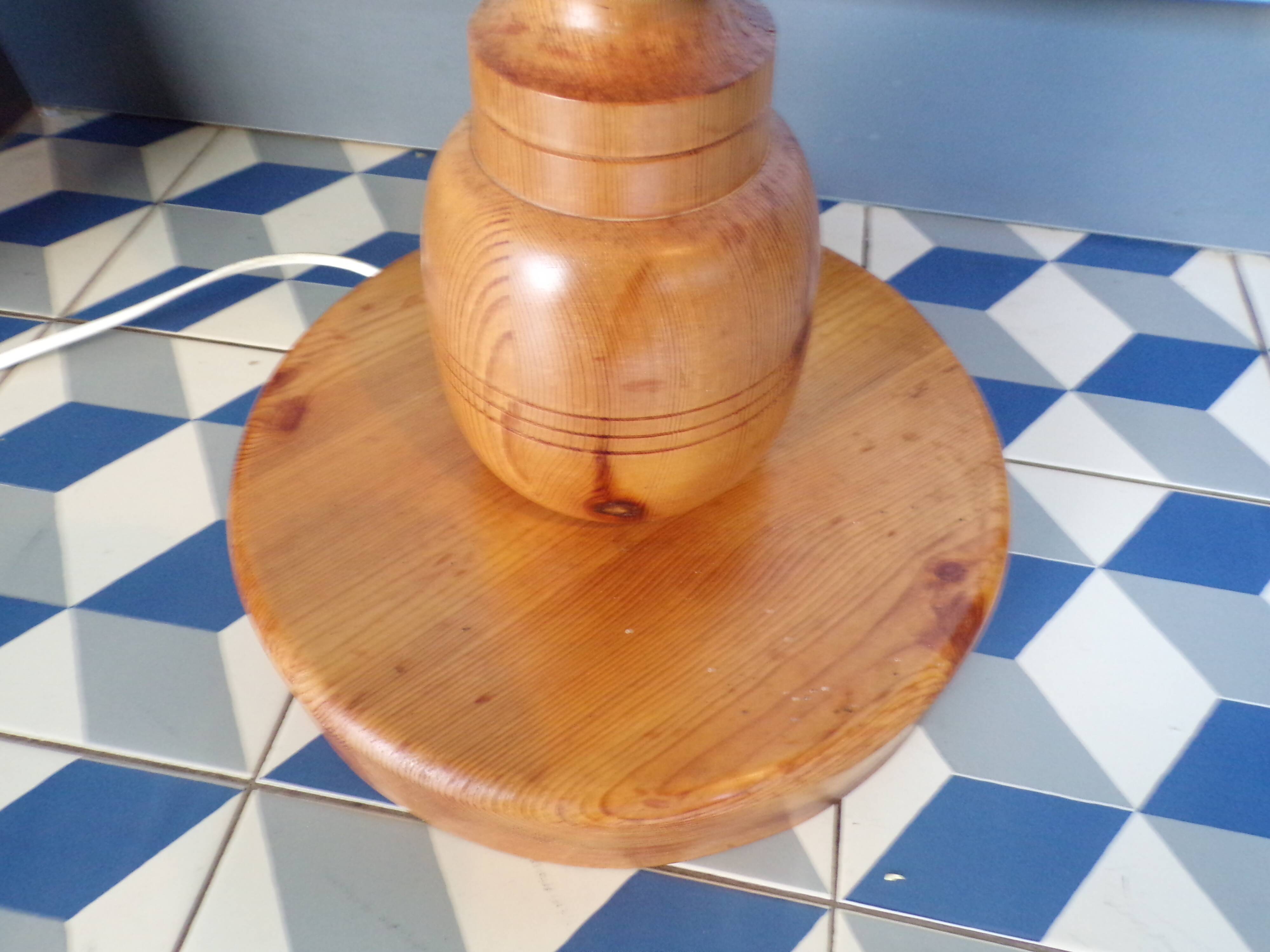 Lampadaire scandianve en pin