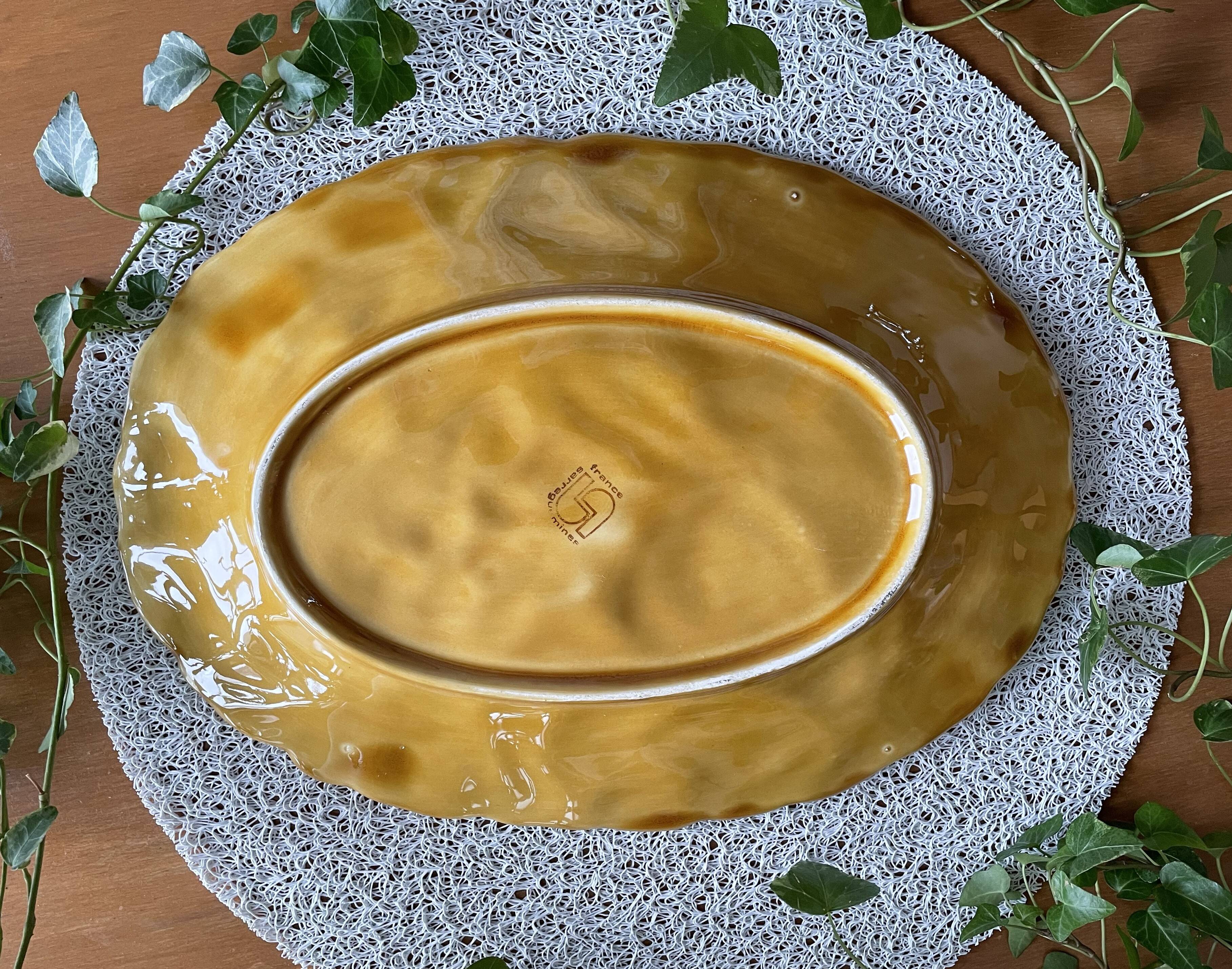 Antique oval dish in Sarreguemines majolica.