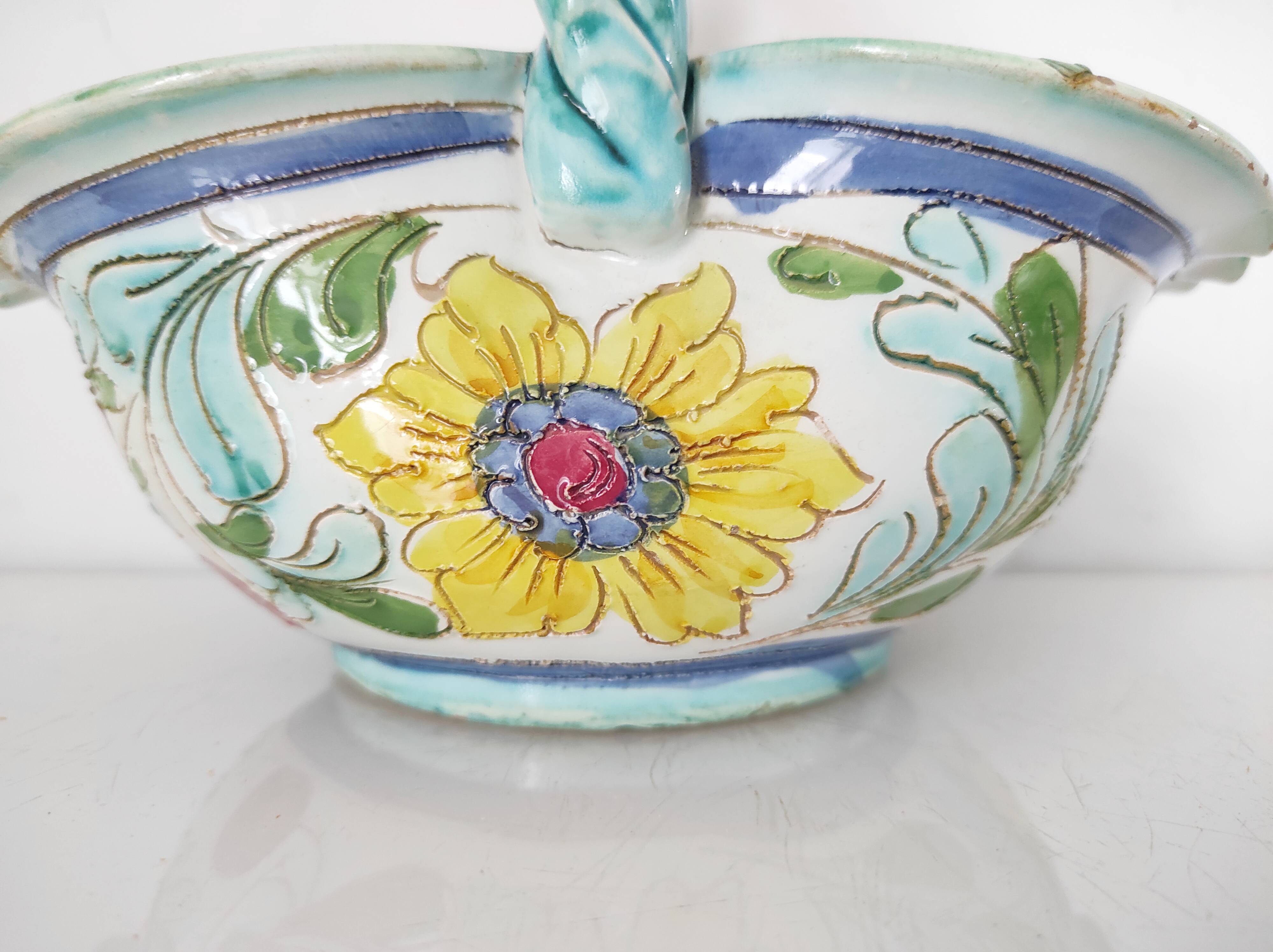 Pocket tray in the shape of a basket in italian ceramic