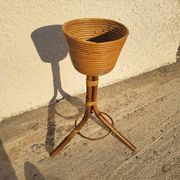 PORTE POT DE FLEUR EN ROTIN 1960