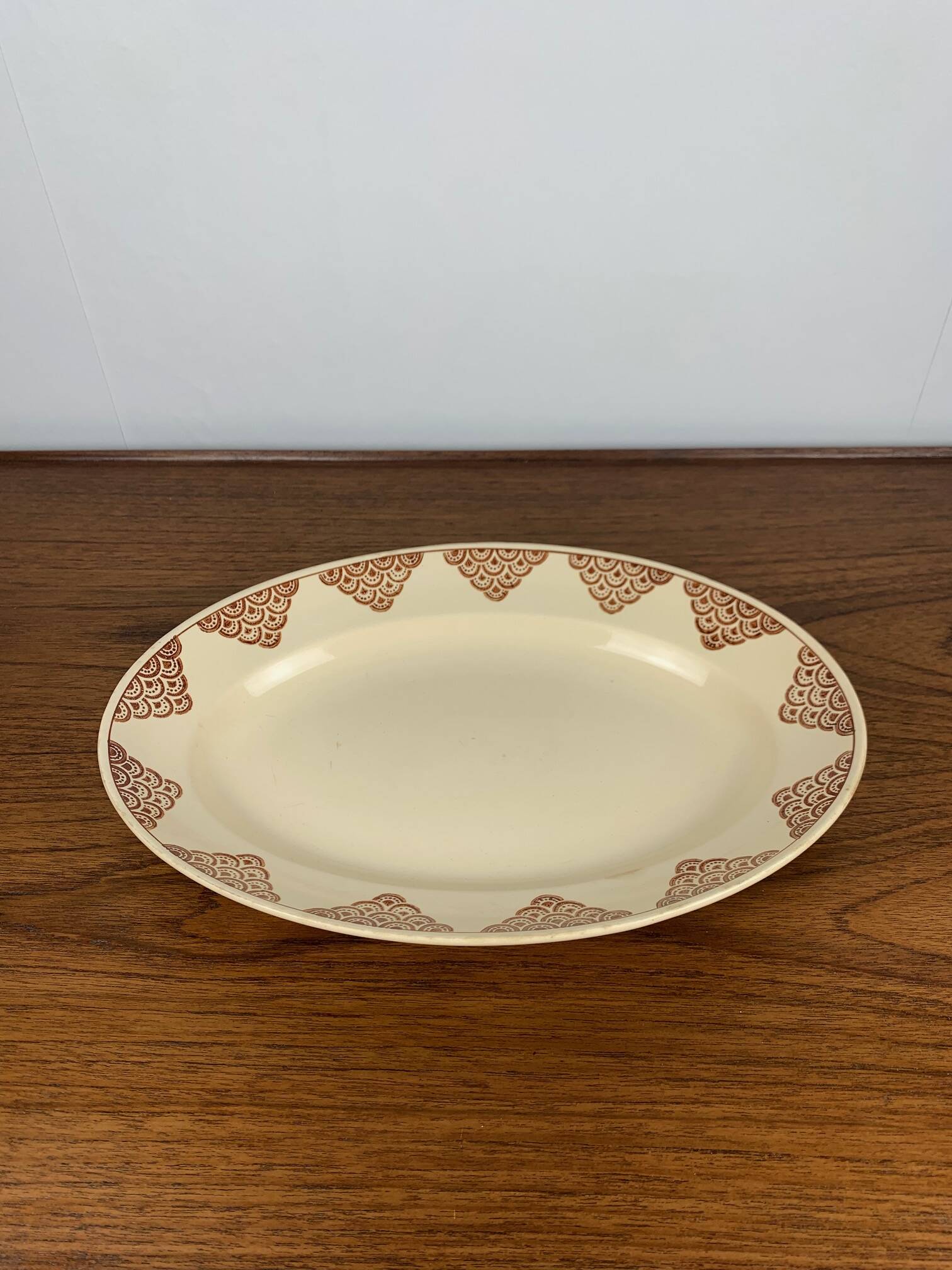 Oval dish "amandinoise", St Amand, geometric pattern, 20th century