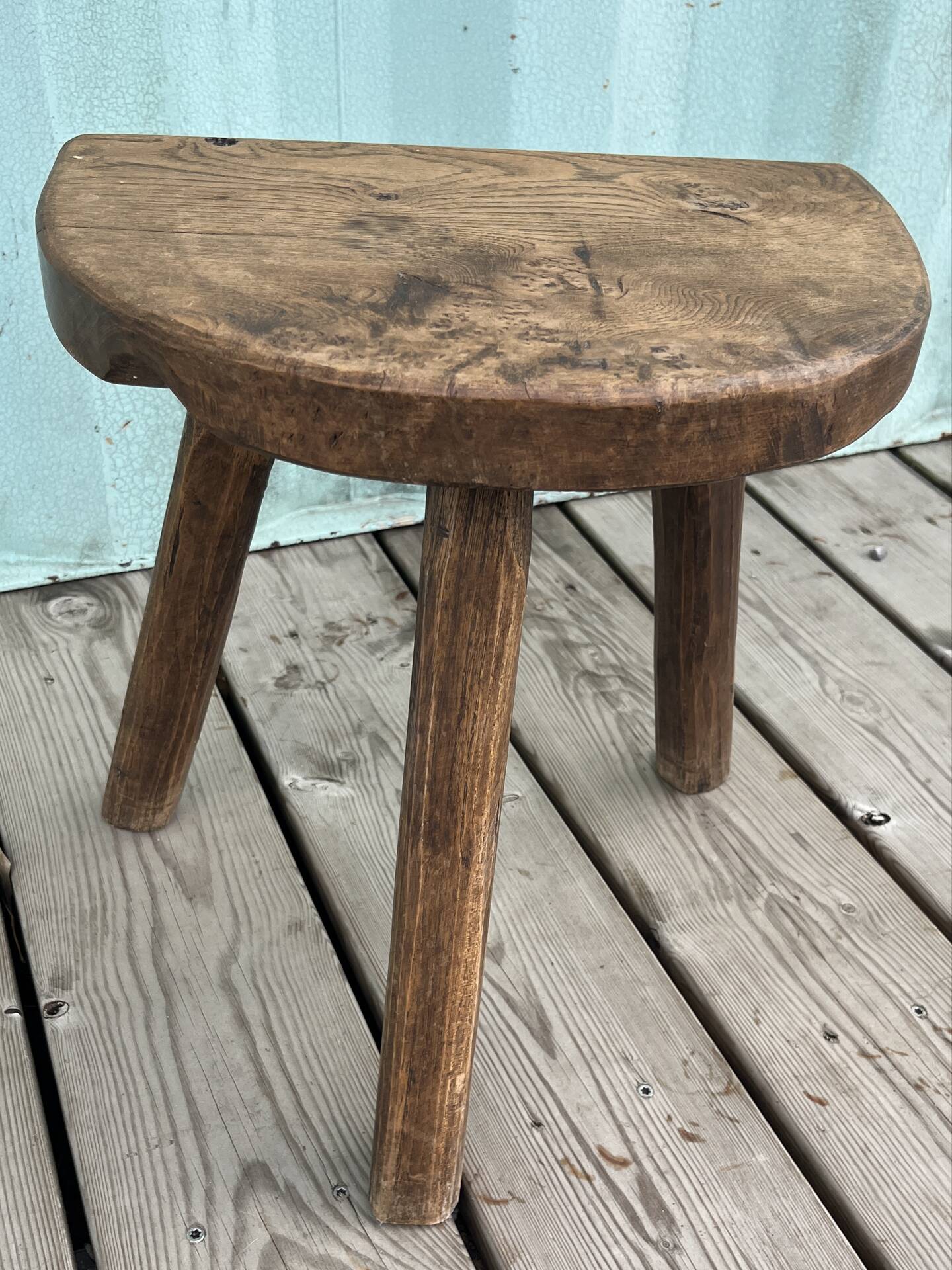 Tripod stool