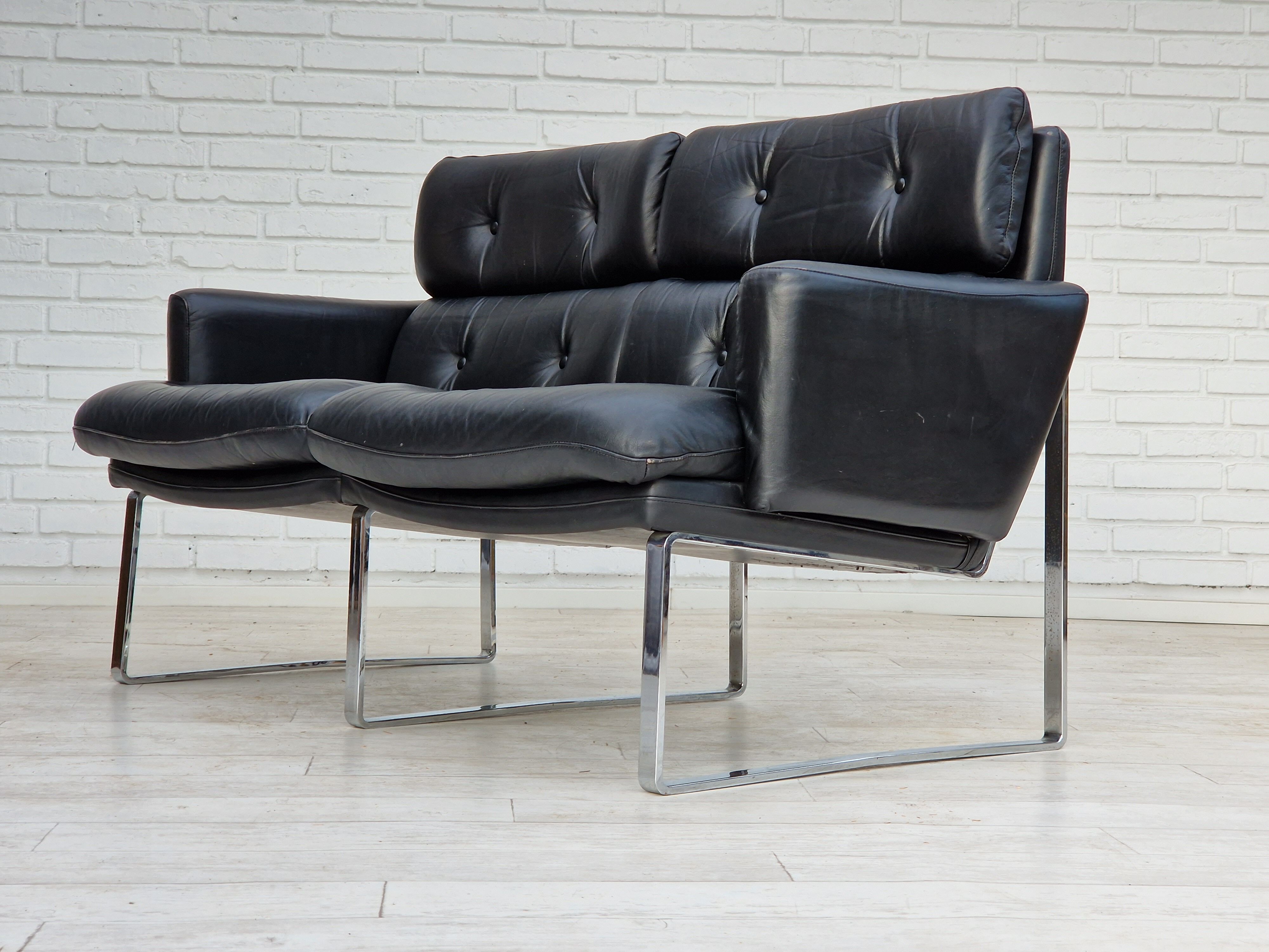 2 seater sofa, leather, chrome steel.