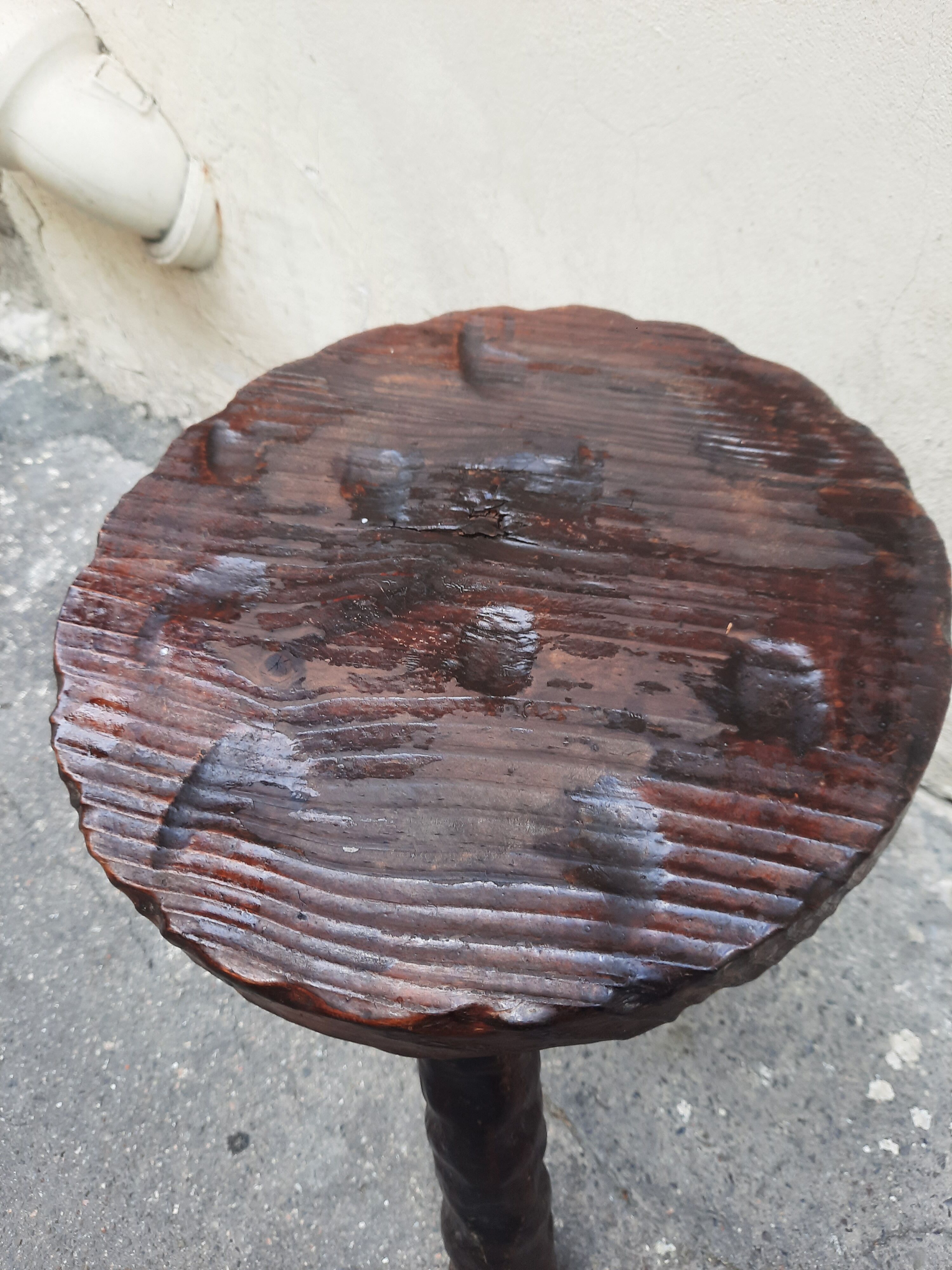 Tripod stool