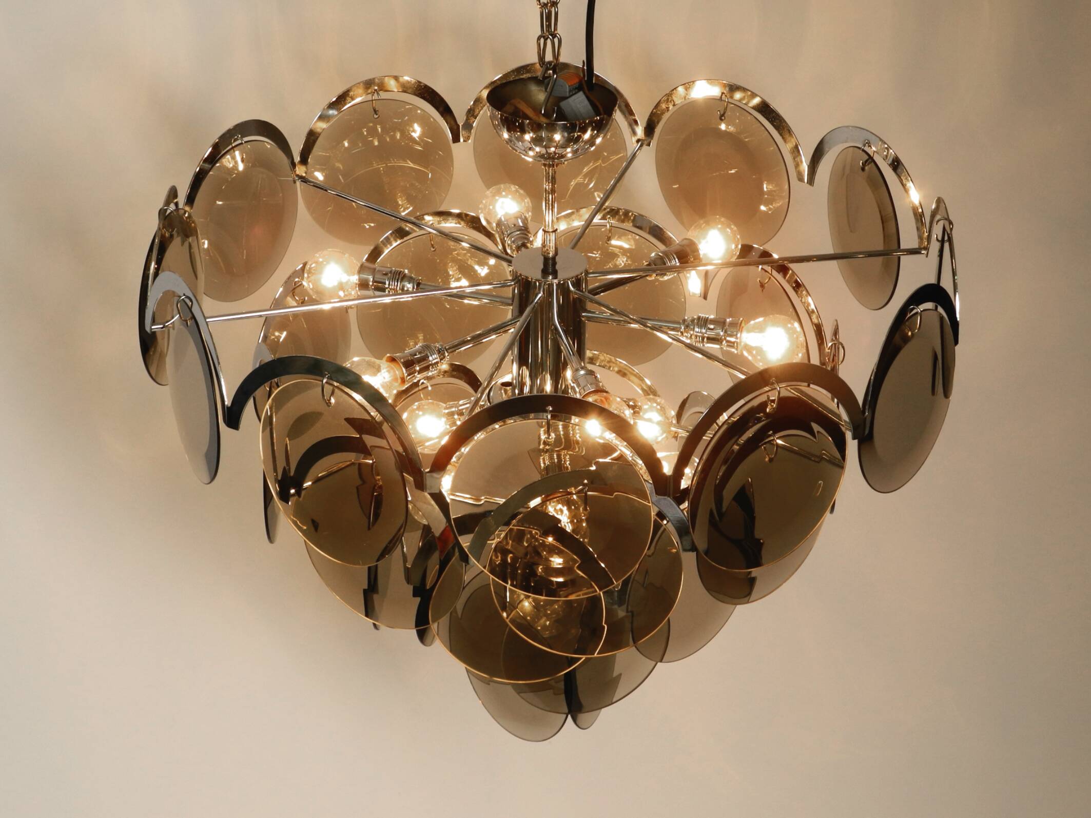 Large original 1960s large chrome metal and glass disc ceiling chandelier