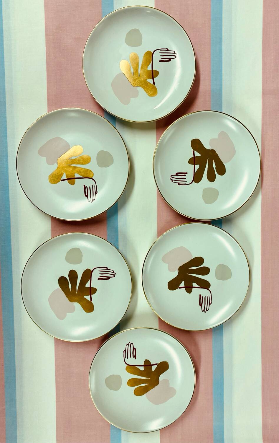Set of six dessert plates