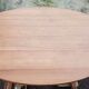 Table ovale de vendangeurs du sud ouest en merisier