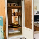 Vintage showcase