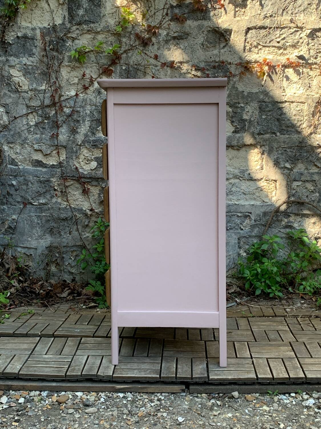 Vintage powder pink compass leg chest of drawers from the 1950s