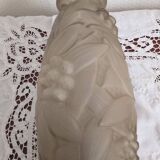 Espaivet vase "foliage and berries" art deco.