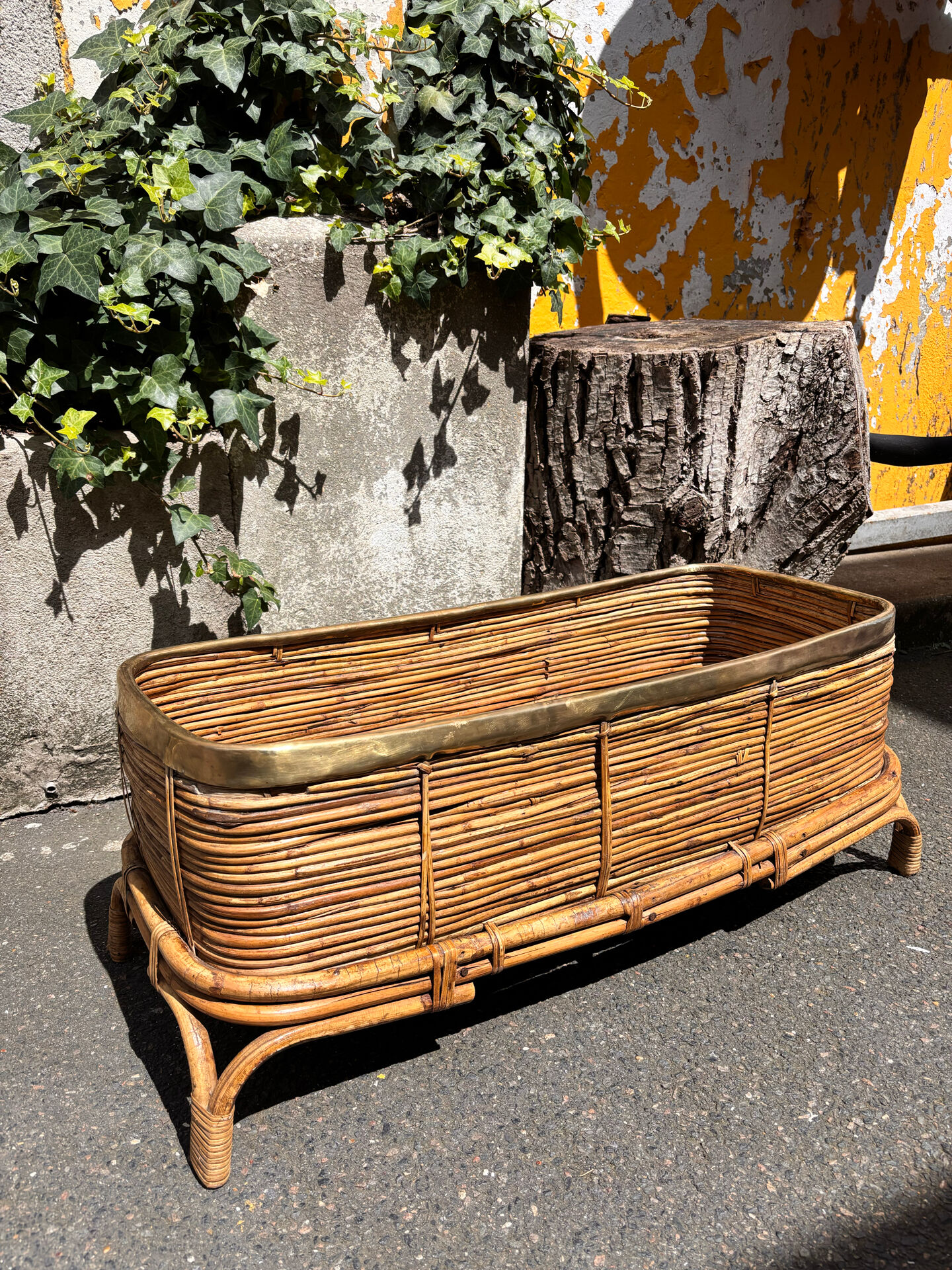 Rattan and bamboo planter, 60s, Gabriella Crespi style. Rare.