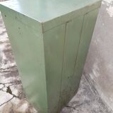 Iron clamshell cabinet