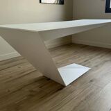 White lacquered desk model Furtif by Daniel Rode for Roche Bobois