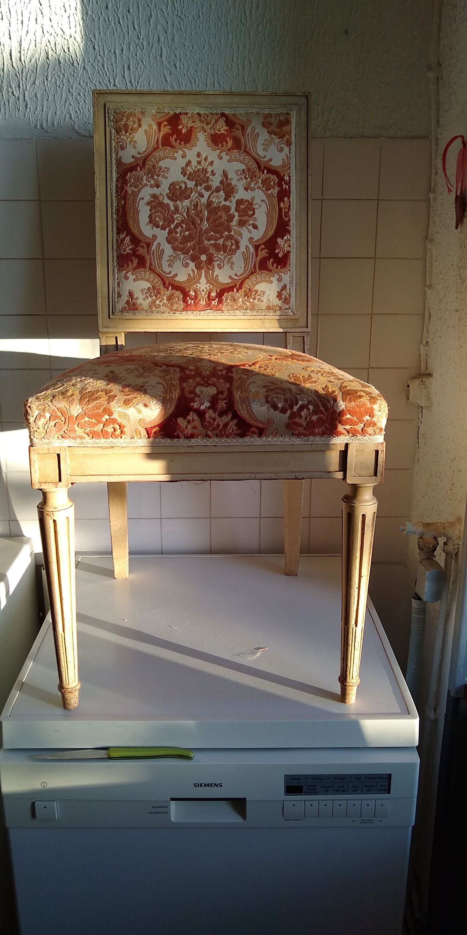 Set of 6 chairs sober wooden with fabric of Louis XVI style