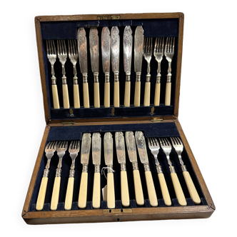 Silver fish cutlery