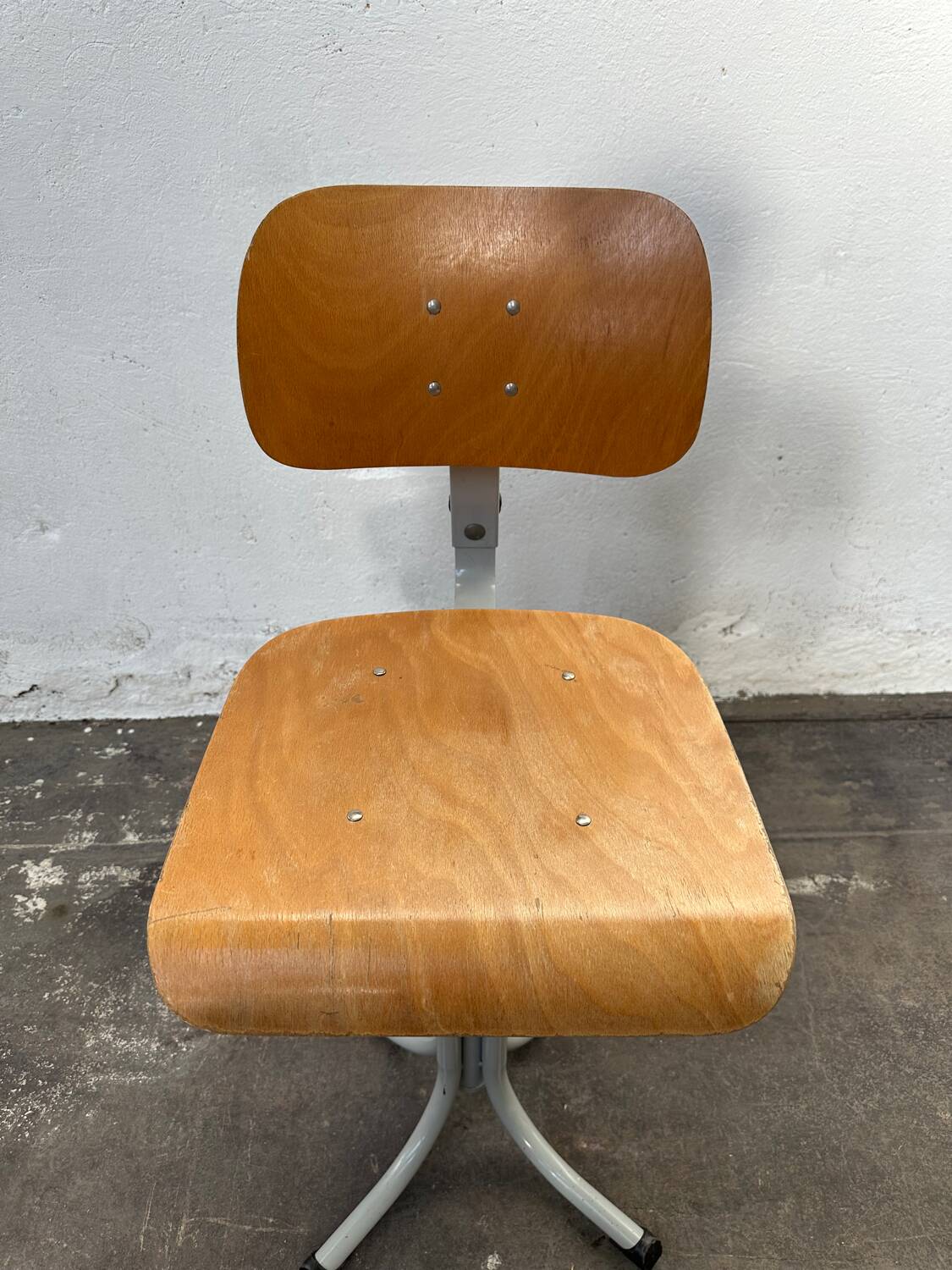 BAO industrial chair