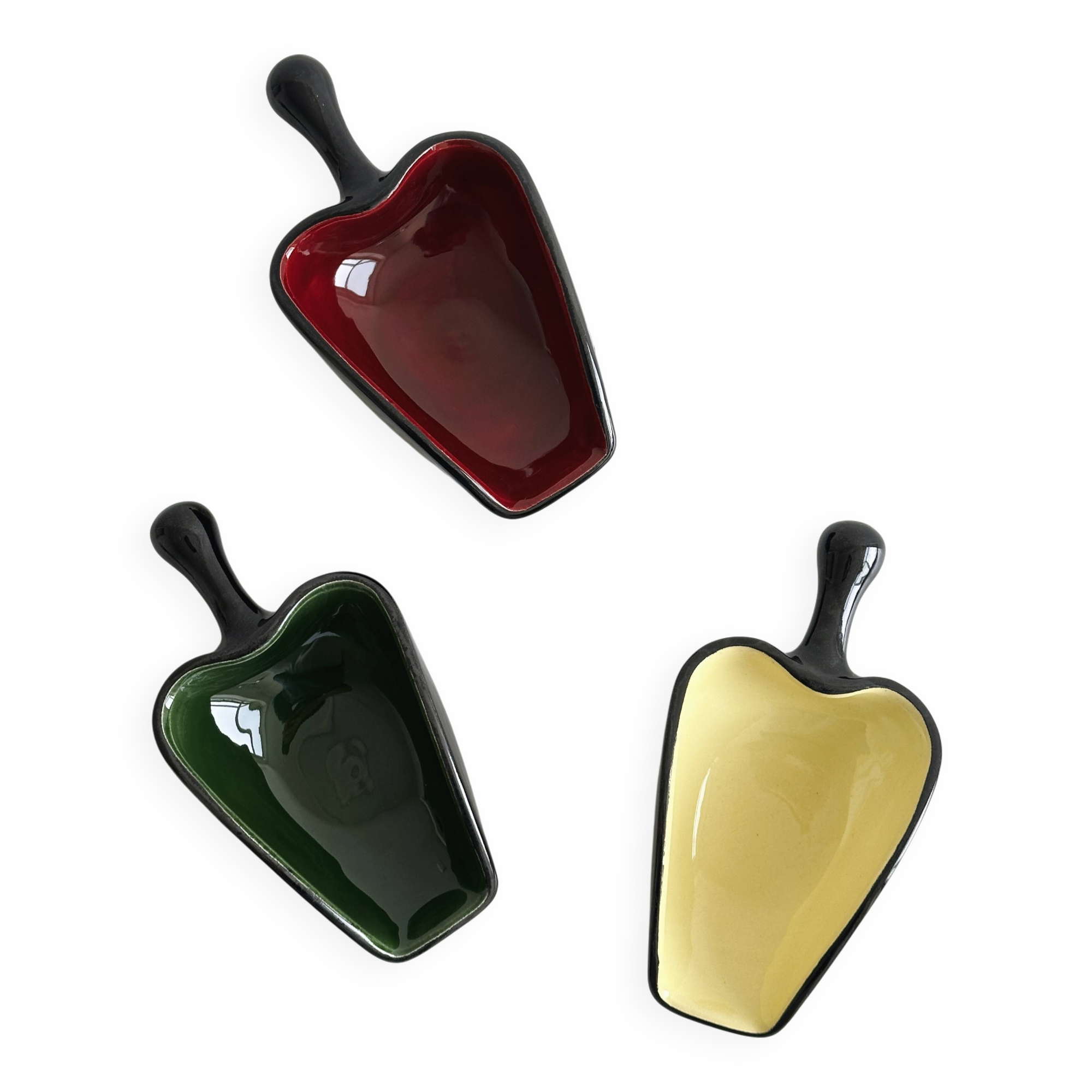 3 pepper-shaped cups