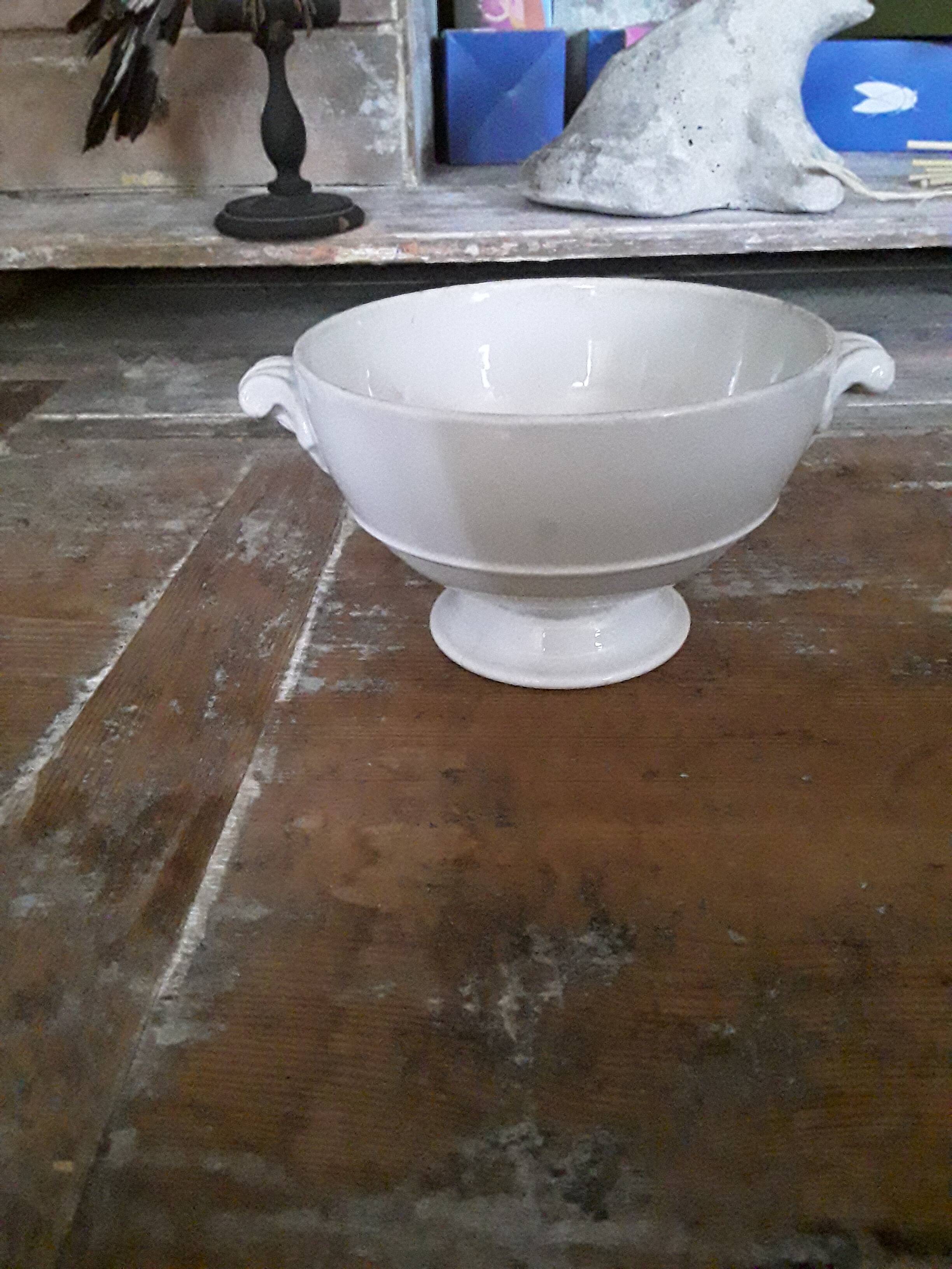Reil and Montereau handled bowl 19th century