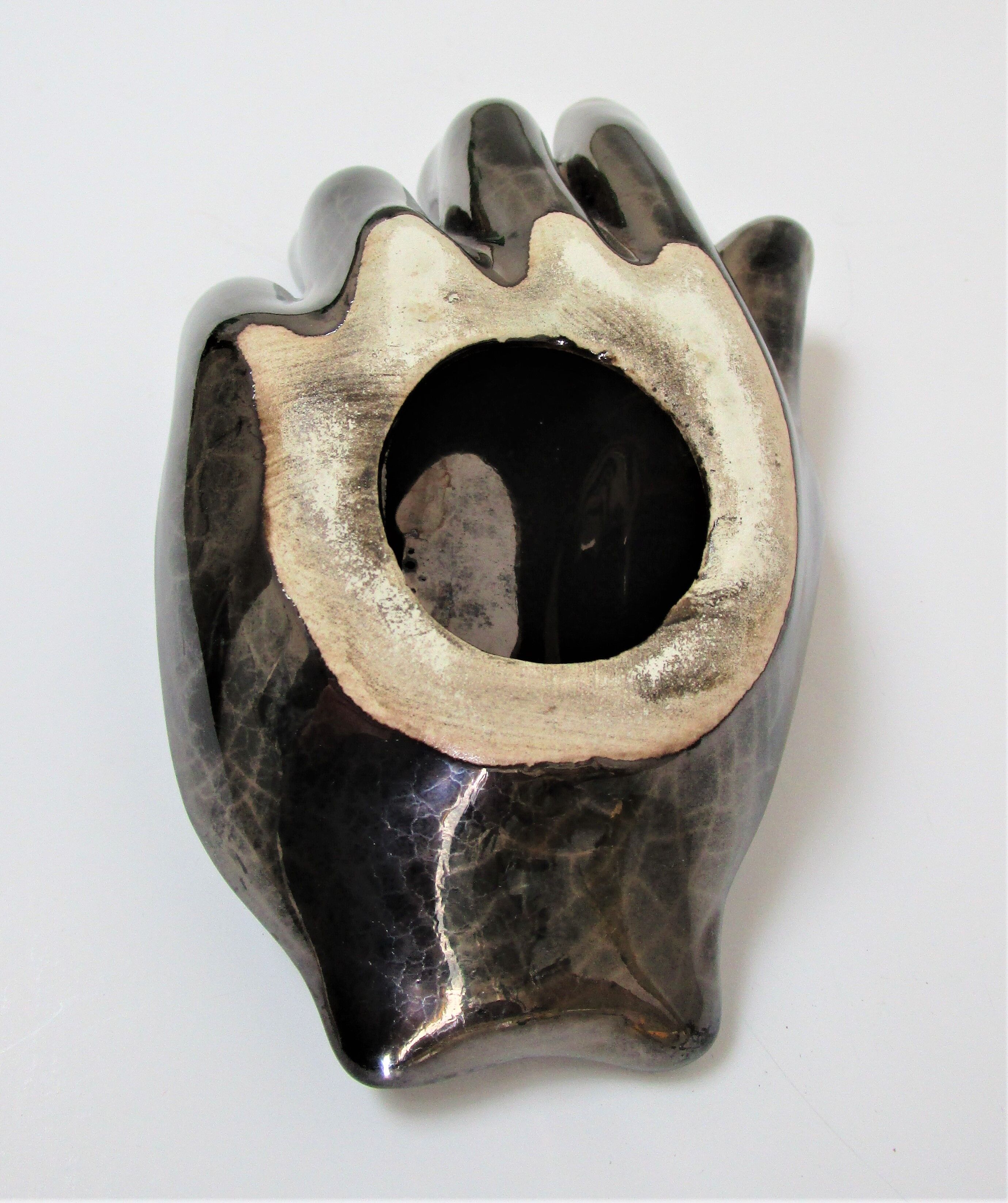 Empty pocket hand ceramic black design 60s