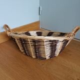 Round wicker presentation basket