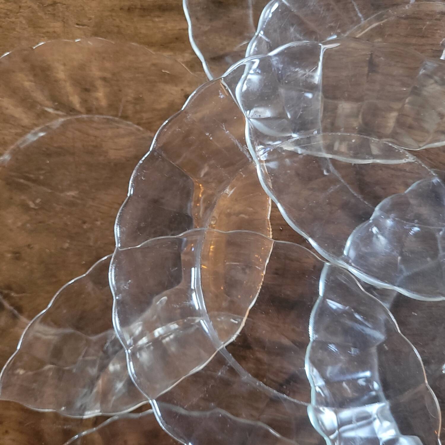 7 petal-shaped glass dessert plates – 1960s–1970s