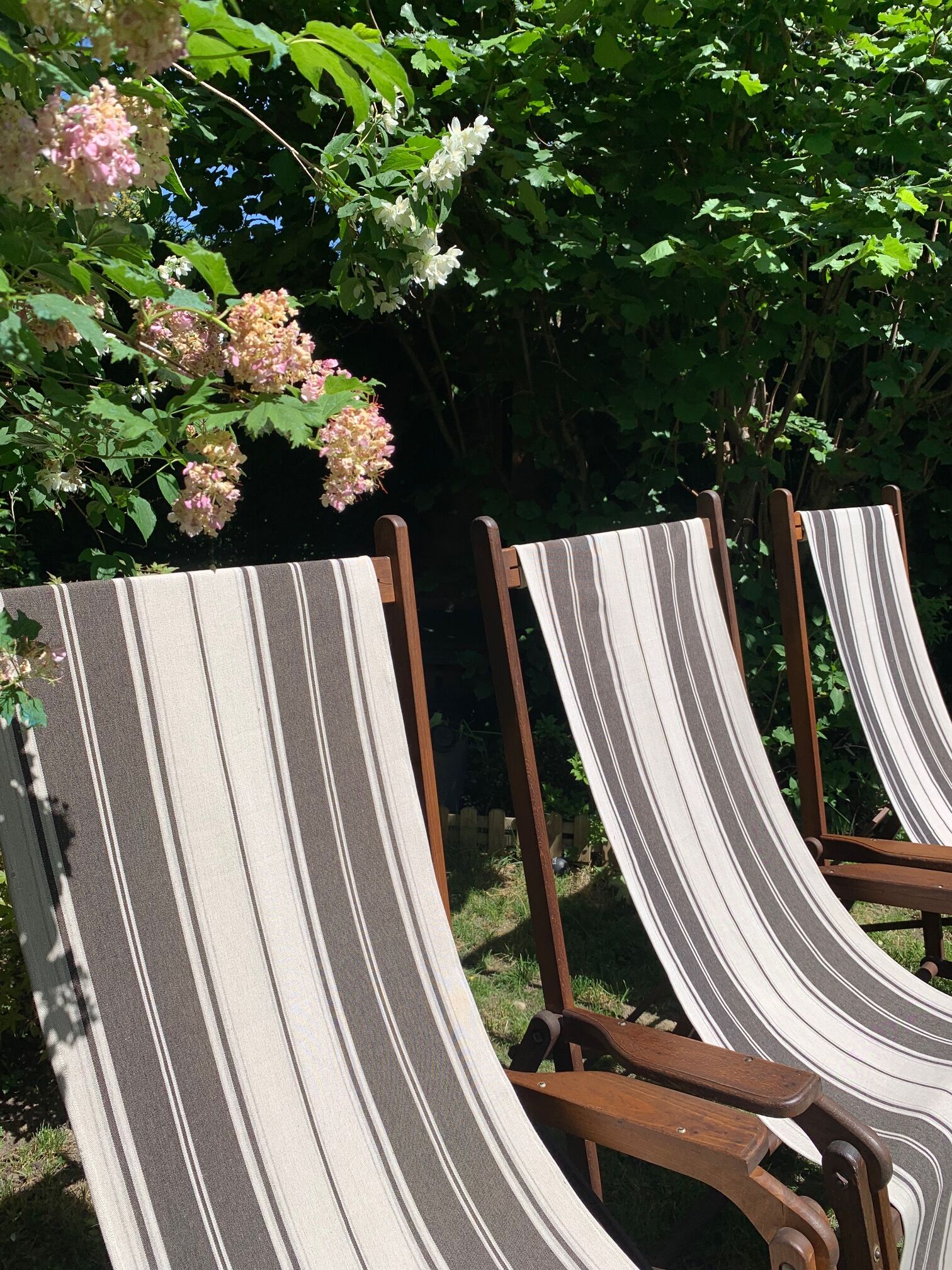 3 Ocean liner deck chairs