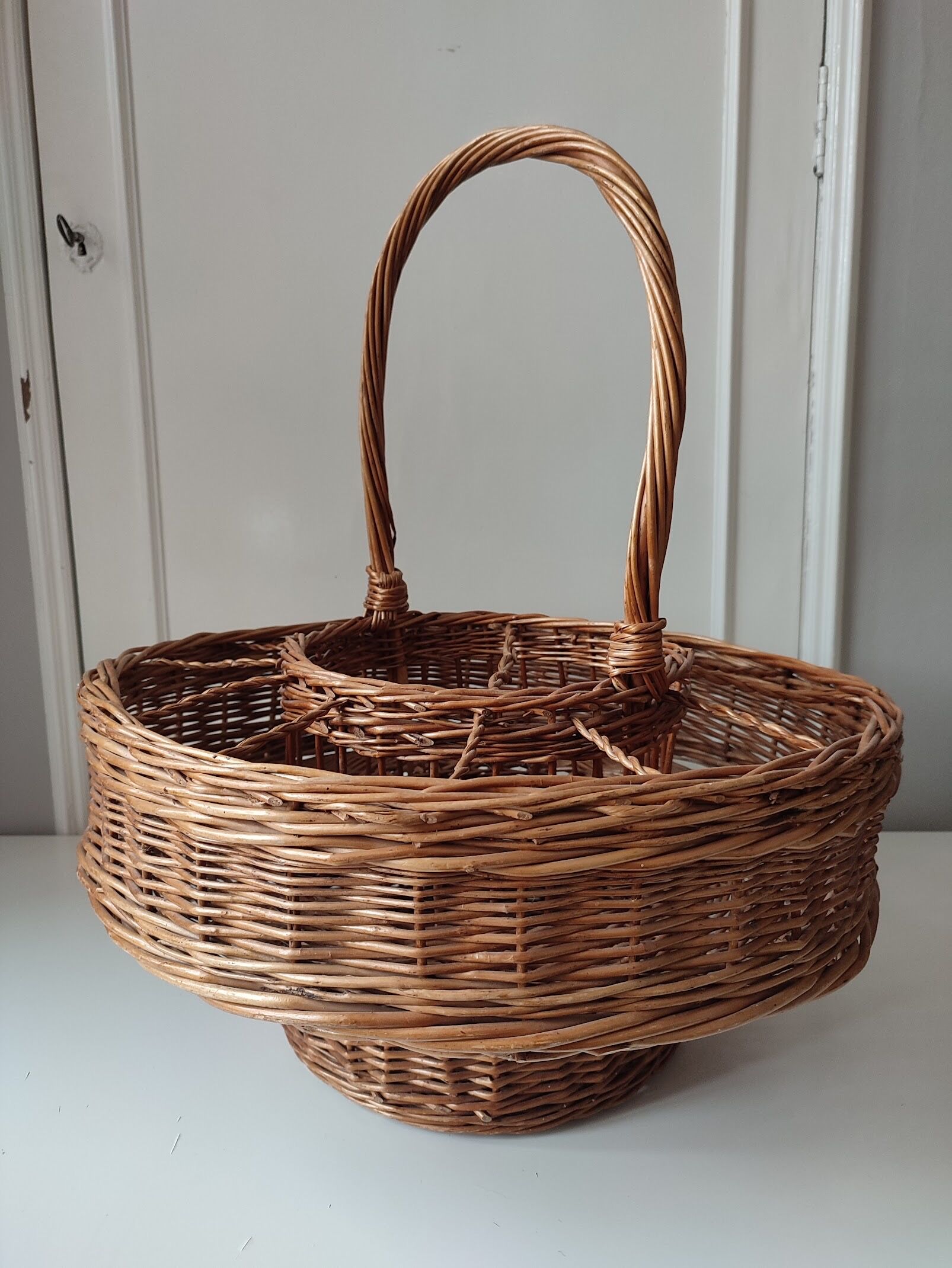 Vintage Wicker Portable Bar