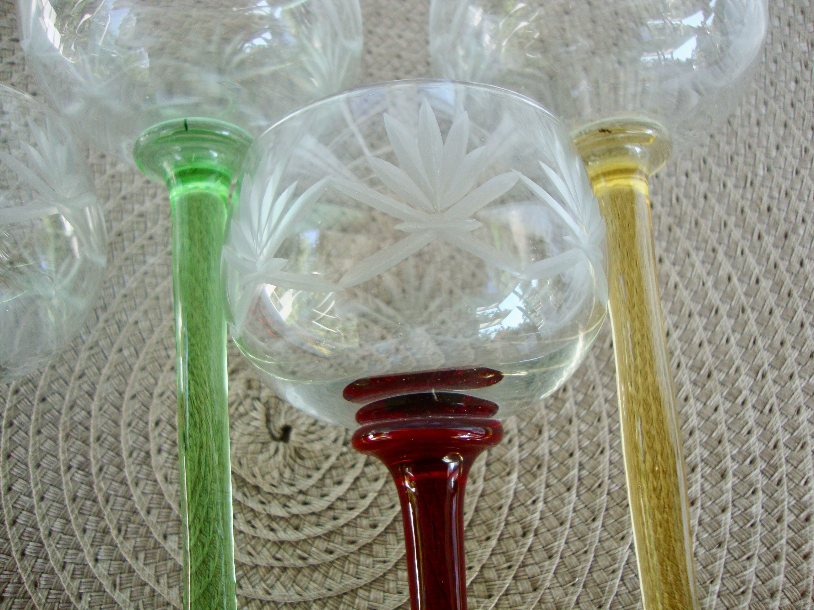Set of 4 glasses cut crystal chalices