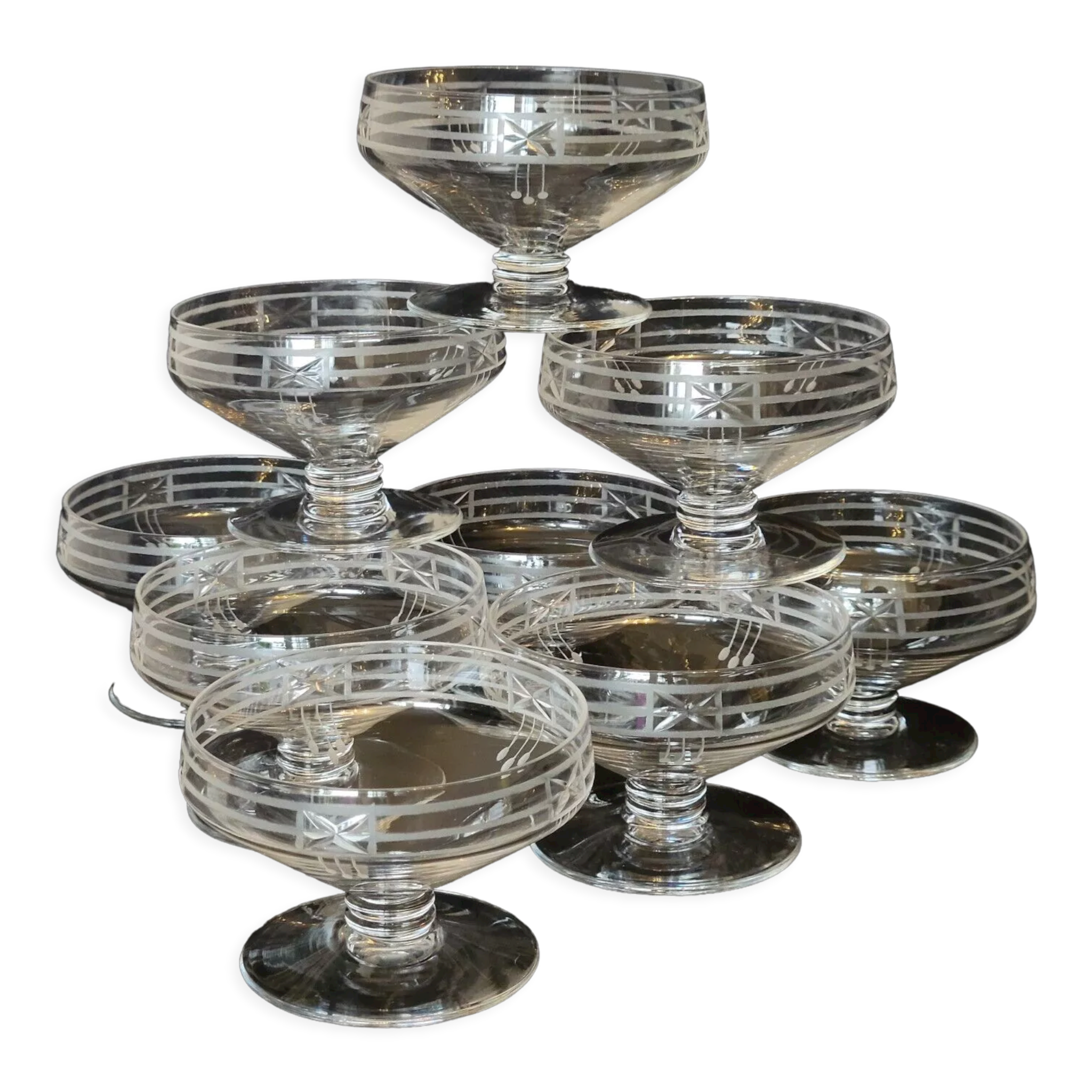 9 old champagne glasses in cut crystal and engraved art deco