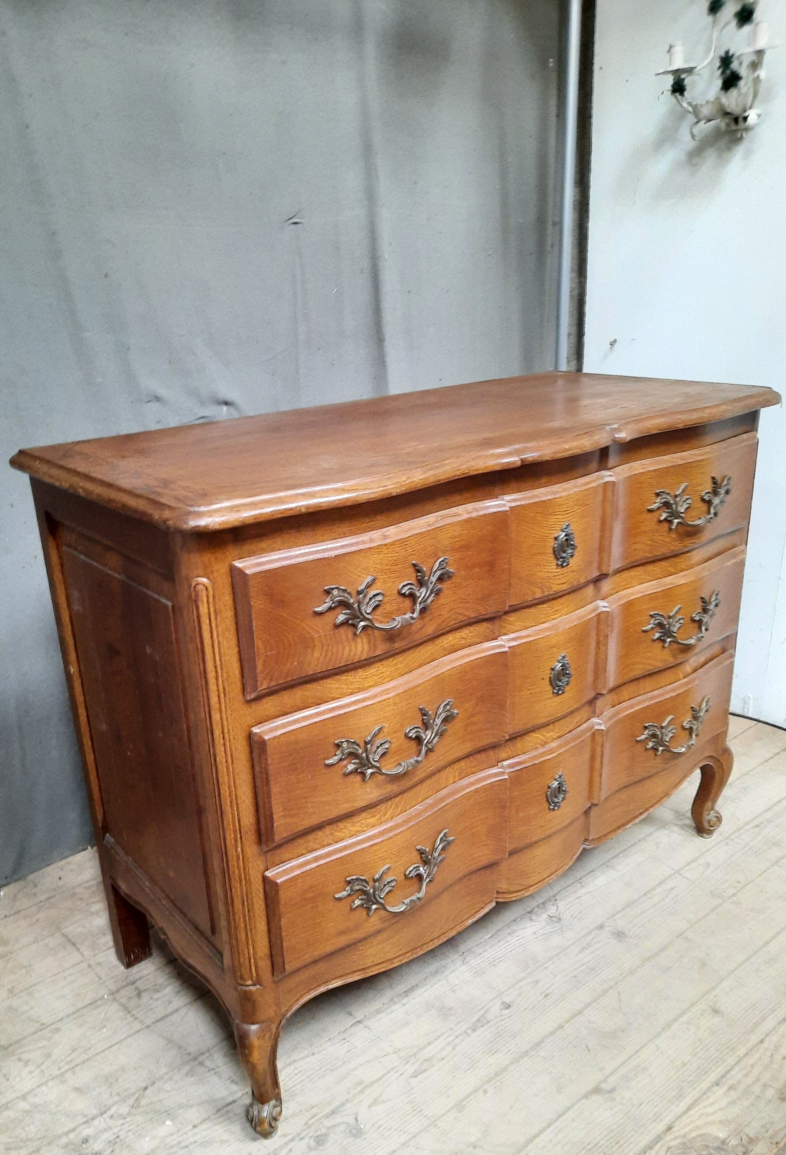 Chest of drawers oak crossbow