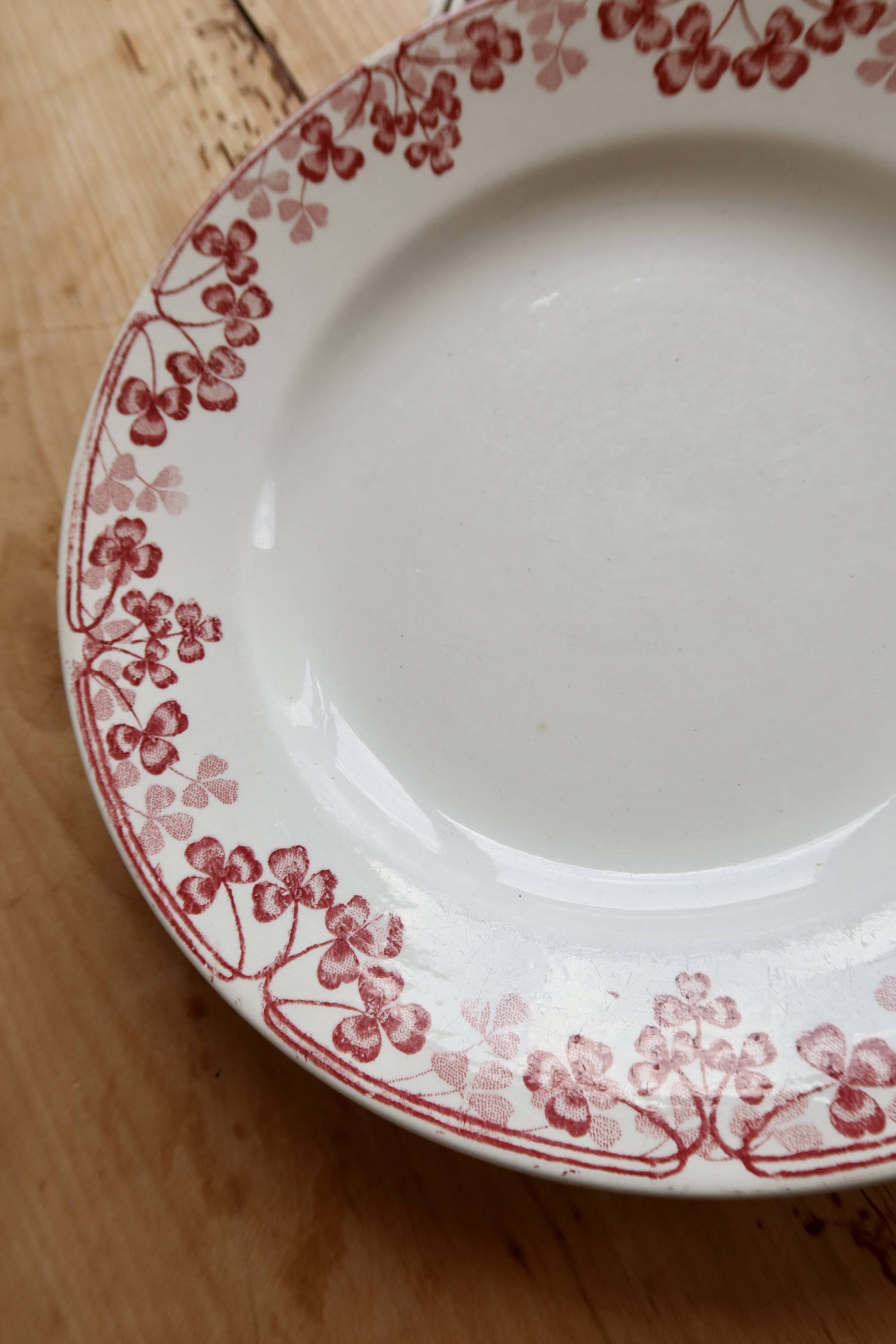 Dessert plate ironstone Sarreguemines U&C model Vichy red