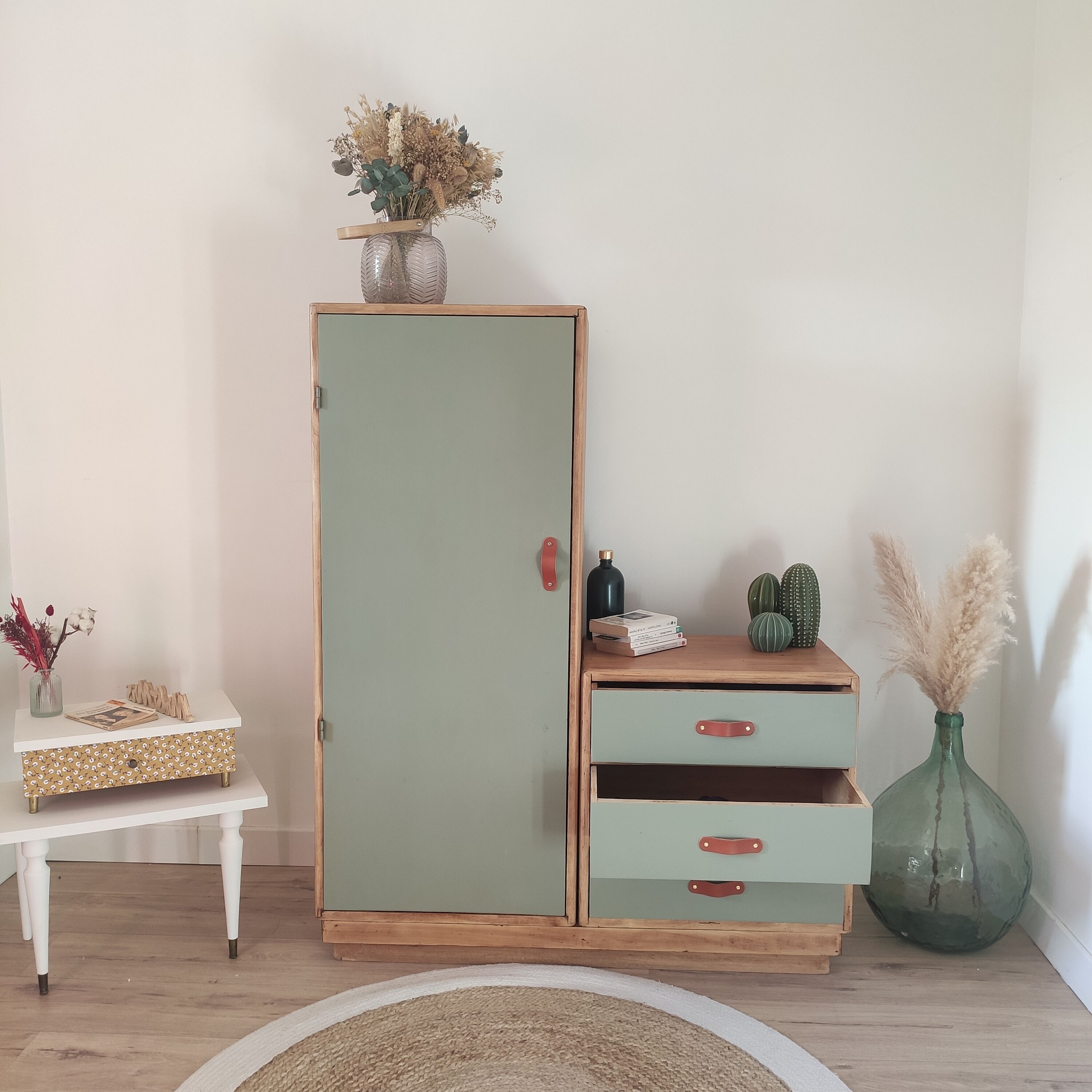 Armoire d'internat asymétrique année 60
