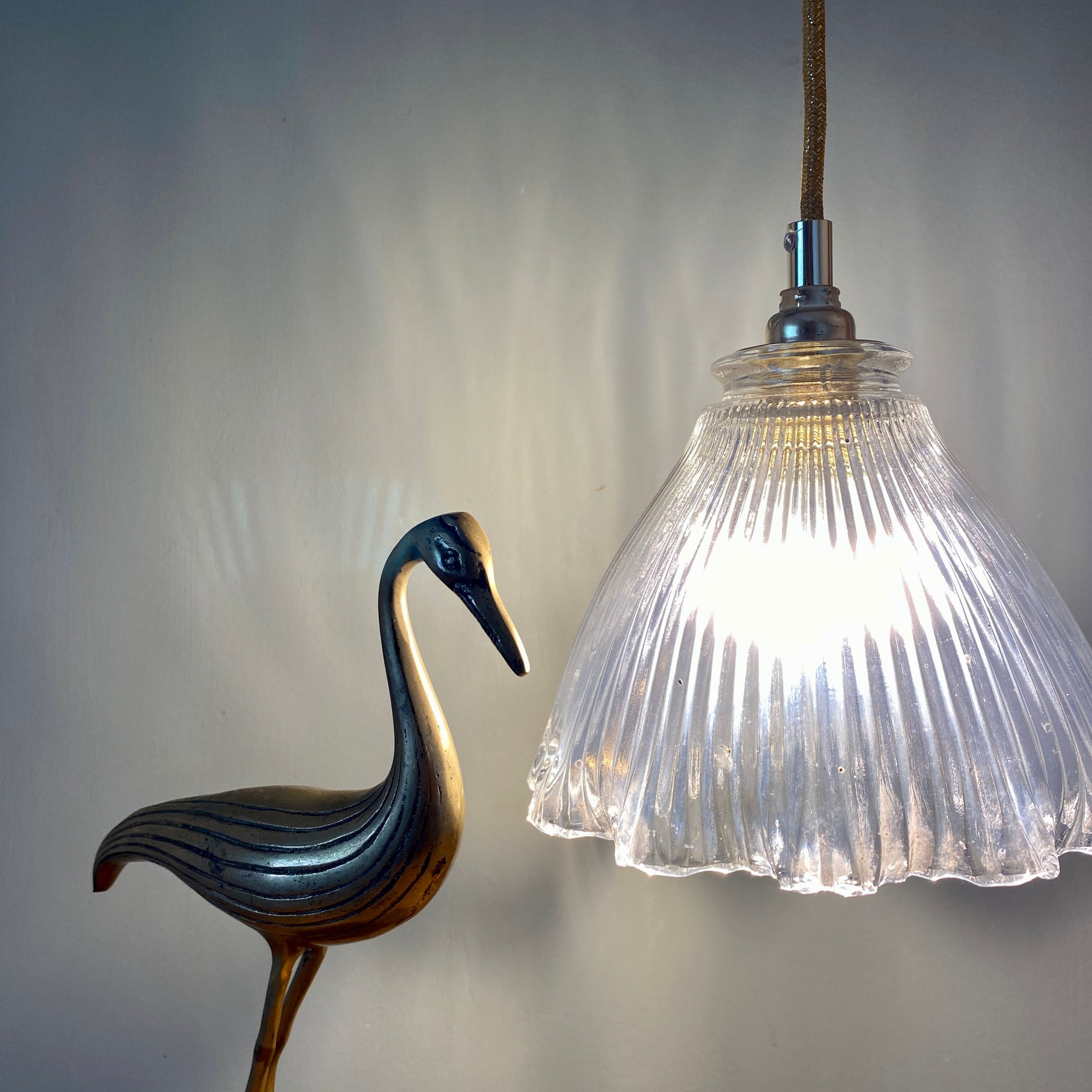 Suspension tulipe vintage en verre holophane (2)