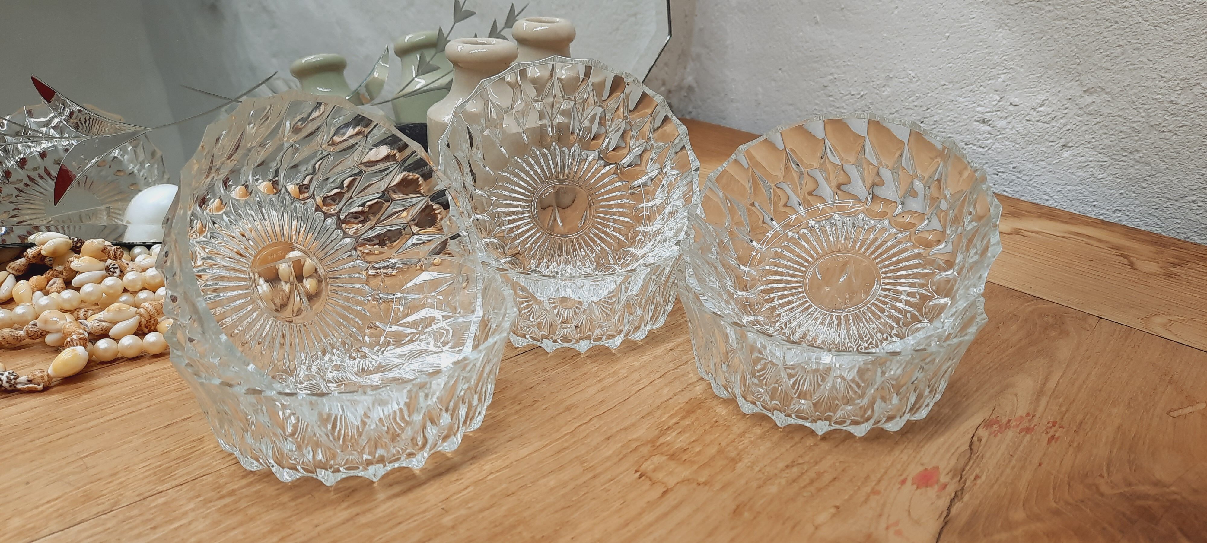 Lot 6 glass ramekins