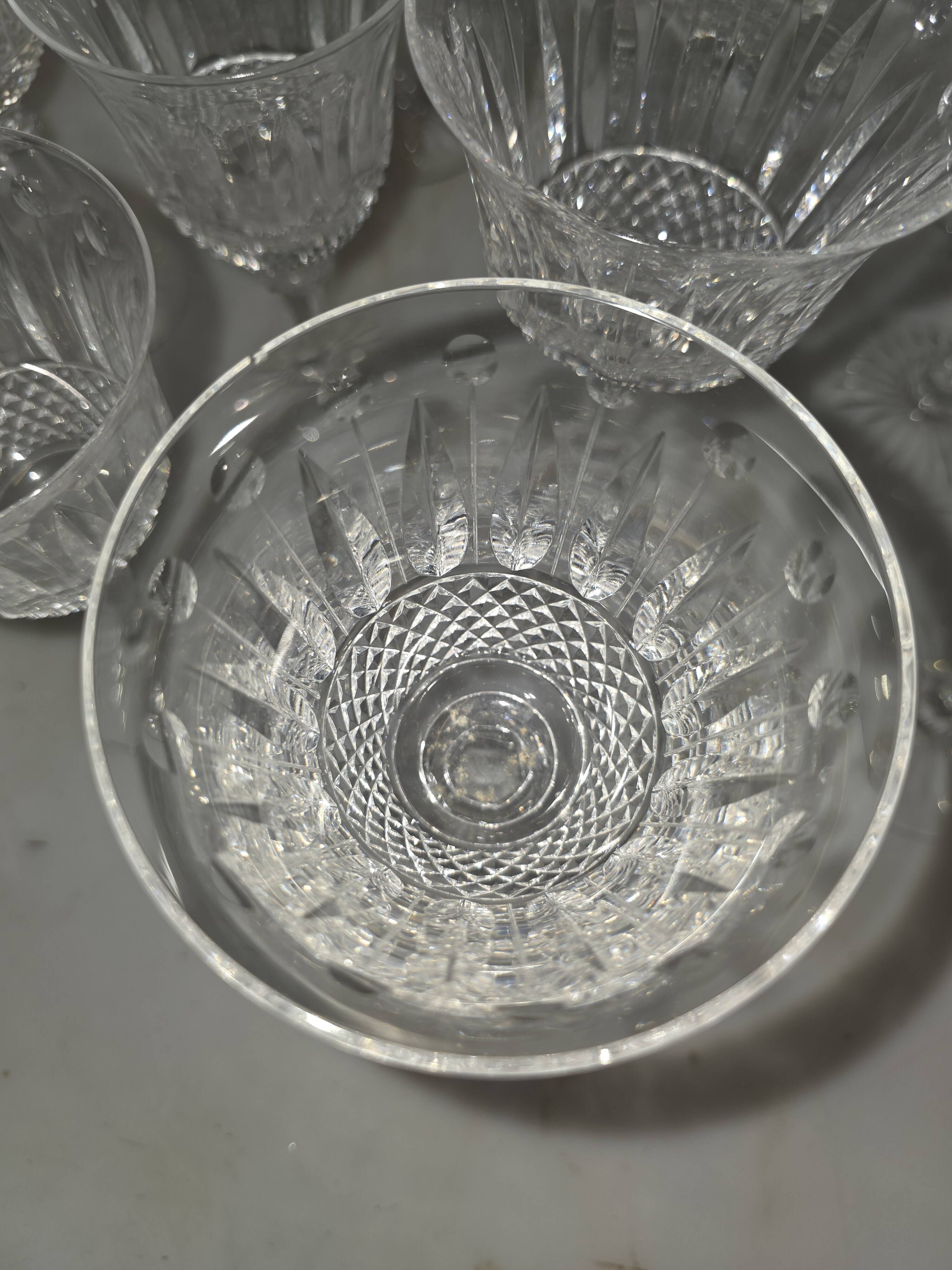 Service de 27 verres en cristal de Saint-Louis — Modèle Trianon