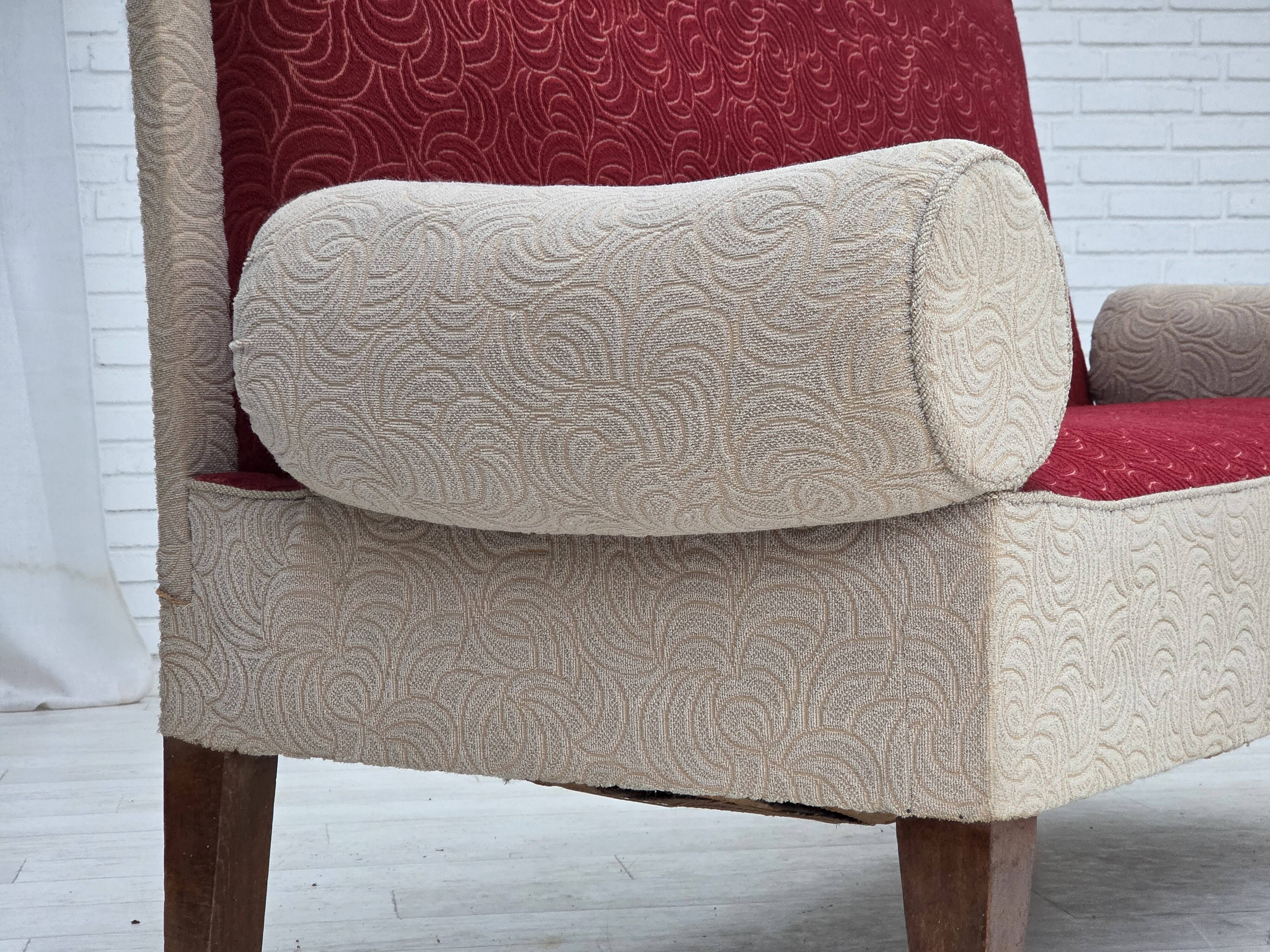 Canapé-lit danois des années 1950, laine d'ameublement rouge/beige, pieds en bois de frêne.