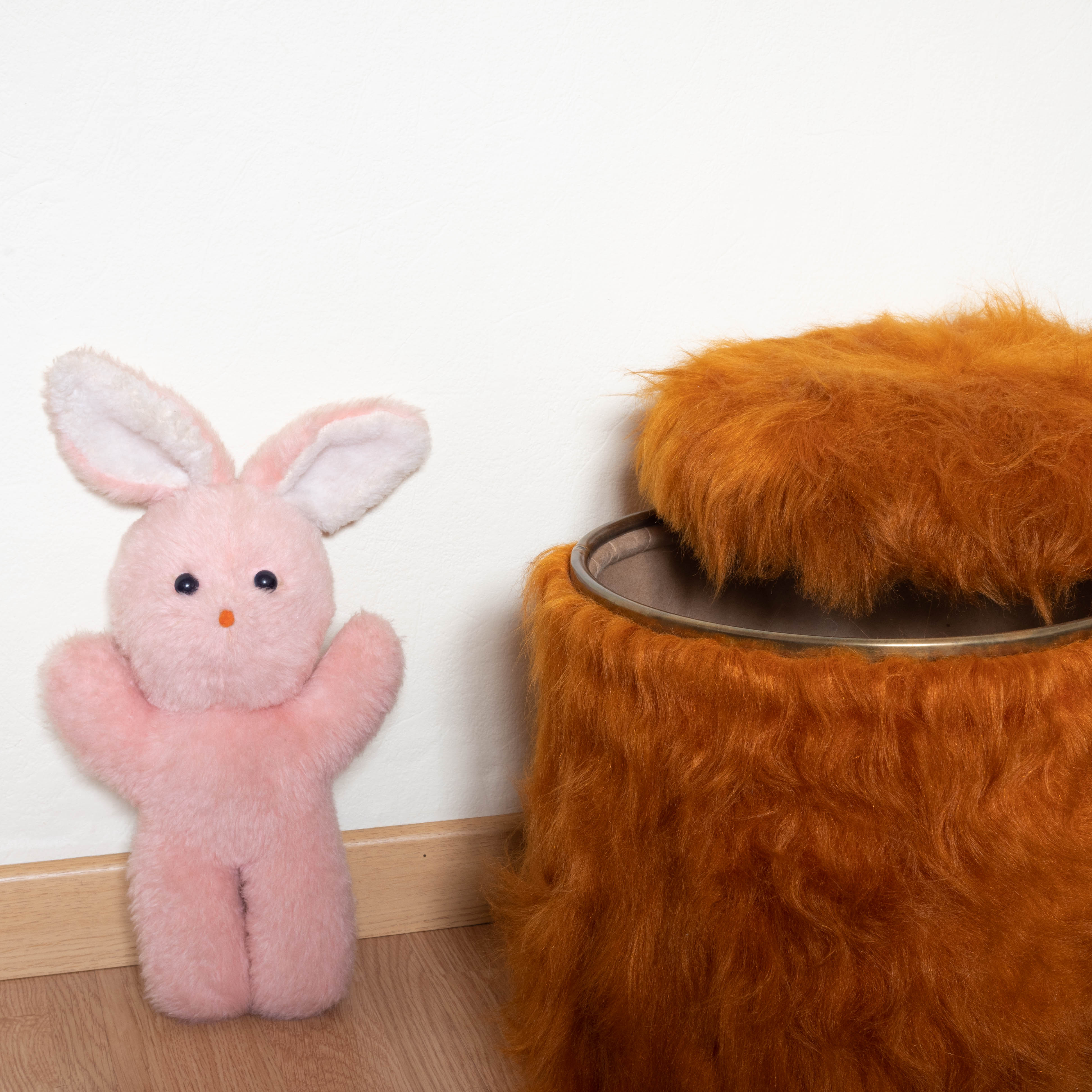 Pouf chest, Pelfran moumoute orange