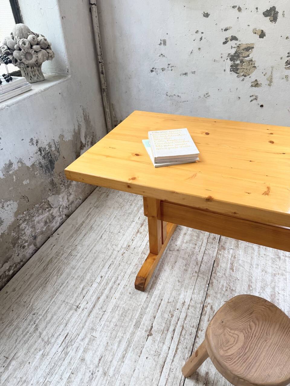 Perriand mountain furniture table 1970